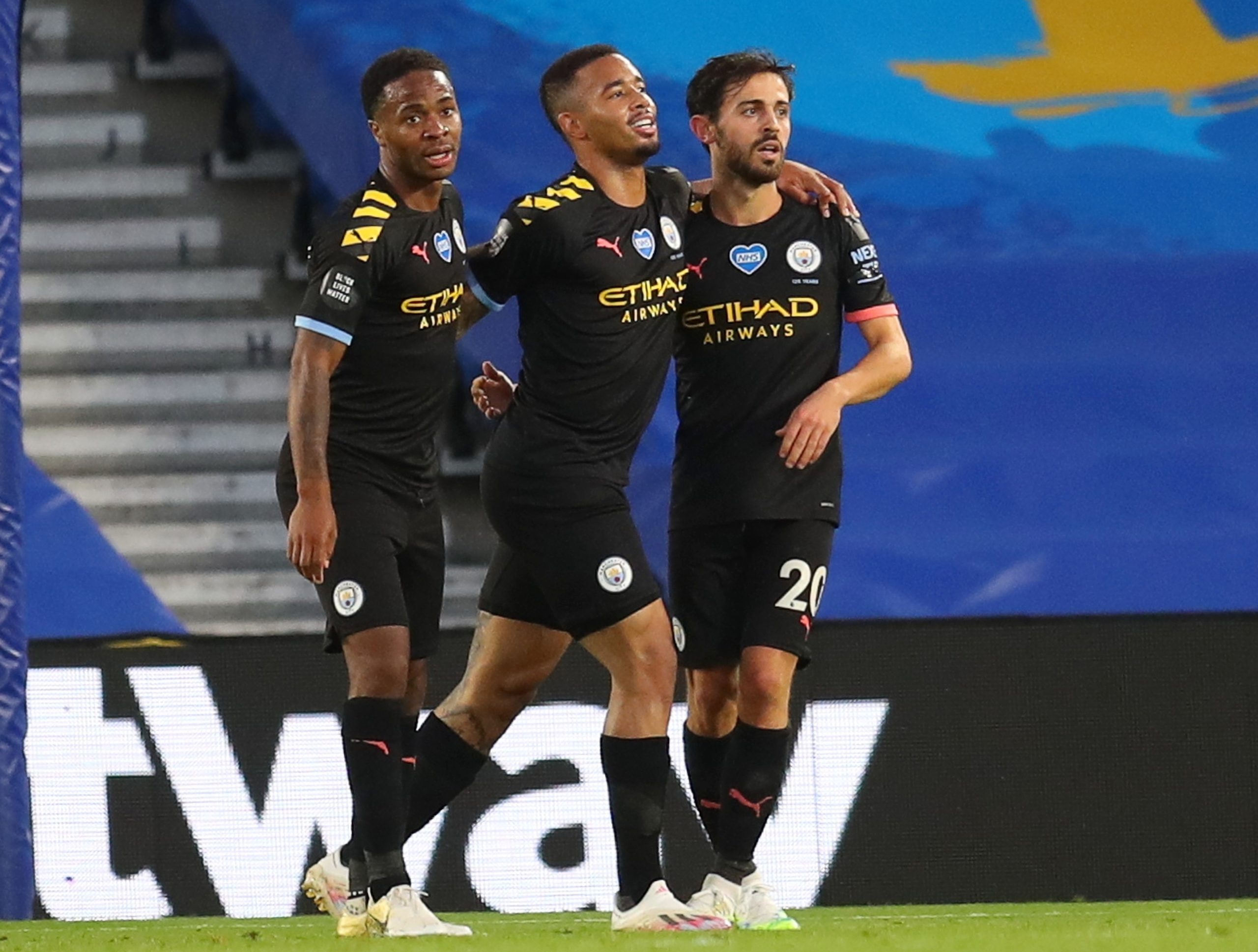 Bernardo Silva marca na goleada do City, Chelsea pode perder terceiro lugar
