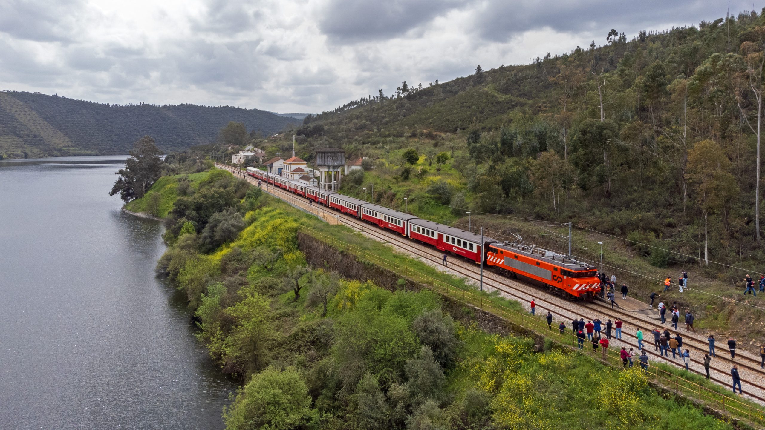 O turismo de comboio esgota rápido. Vive de voluntários e em Portugal não é para todos os bolsos