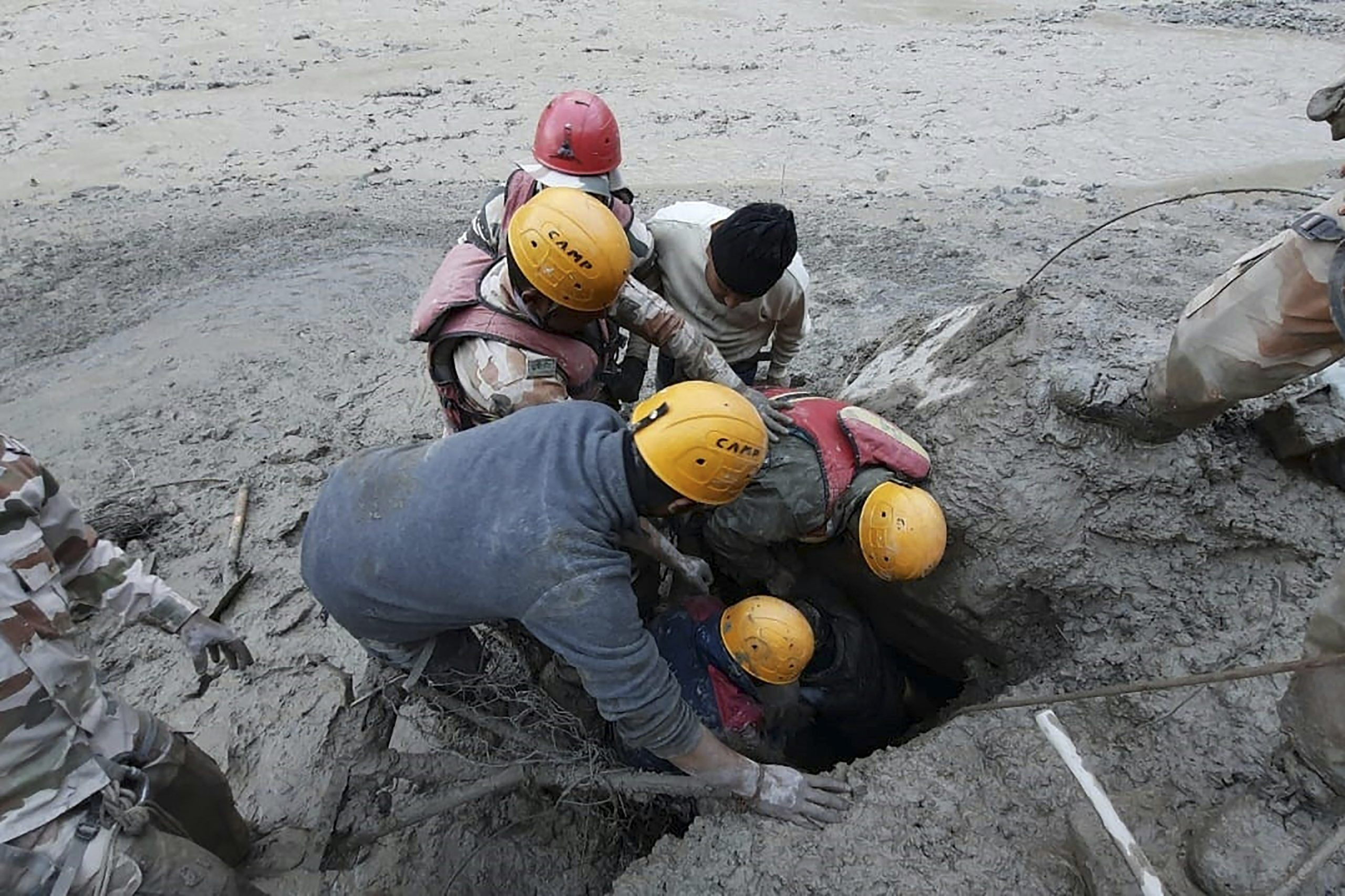 Sobe para 26 o número de mortos após derrocada de glaciar na Índia