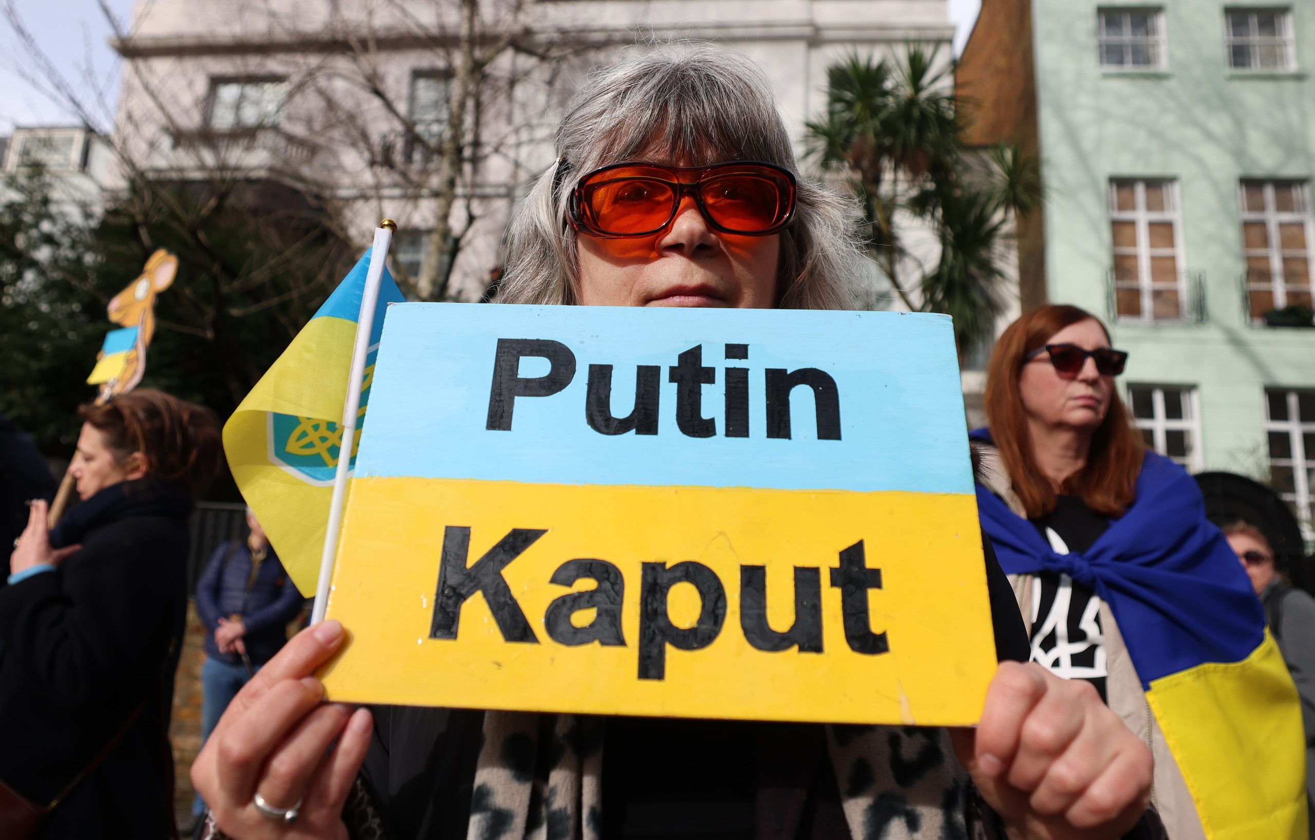 “A Ucrânia representa a paz para toda a Europa”. Centenas manifestam-se em Londres em apoio a Kiev
