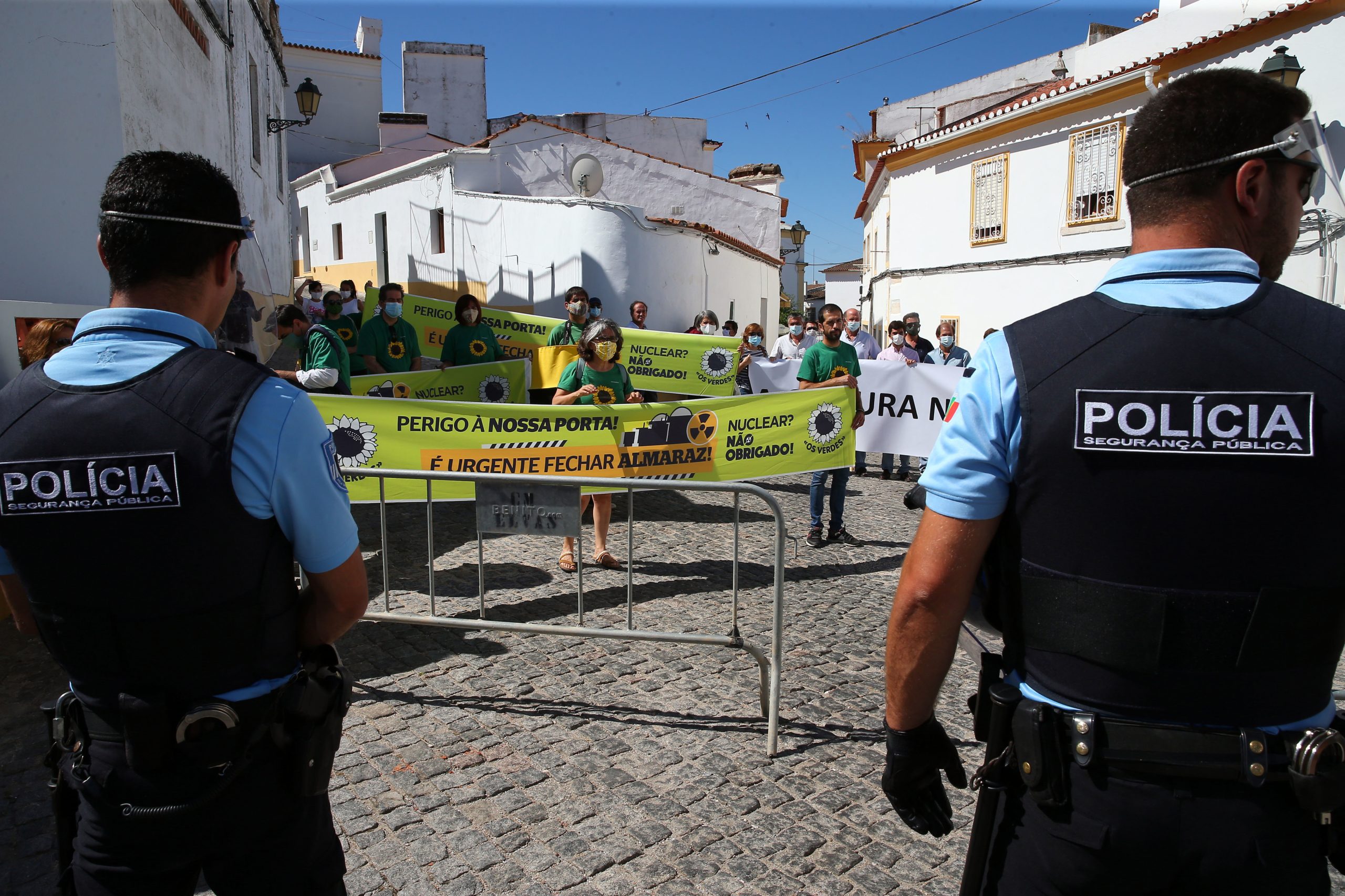 Badajoz e Elvas saíram timidamente à rua nas cerimónias de abertura das fronteiras