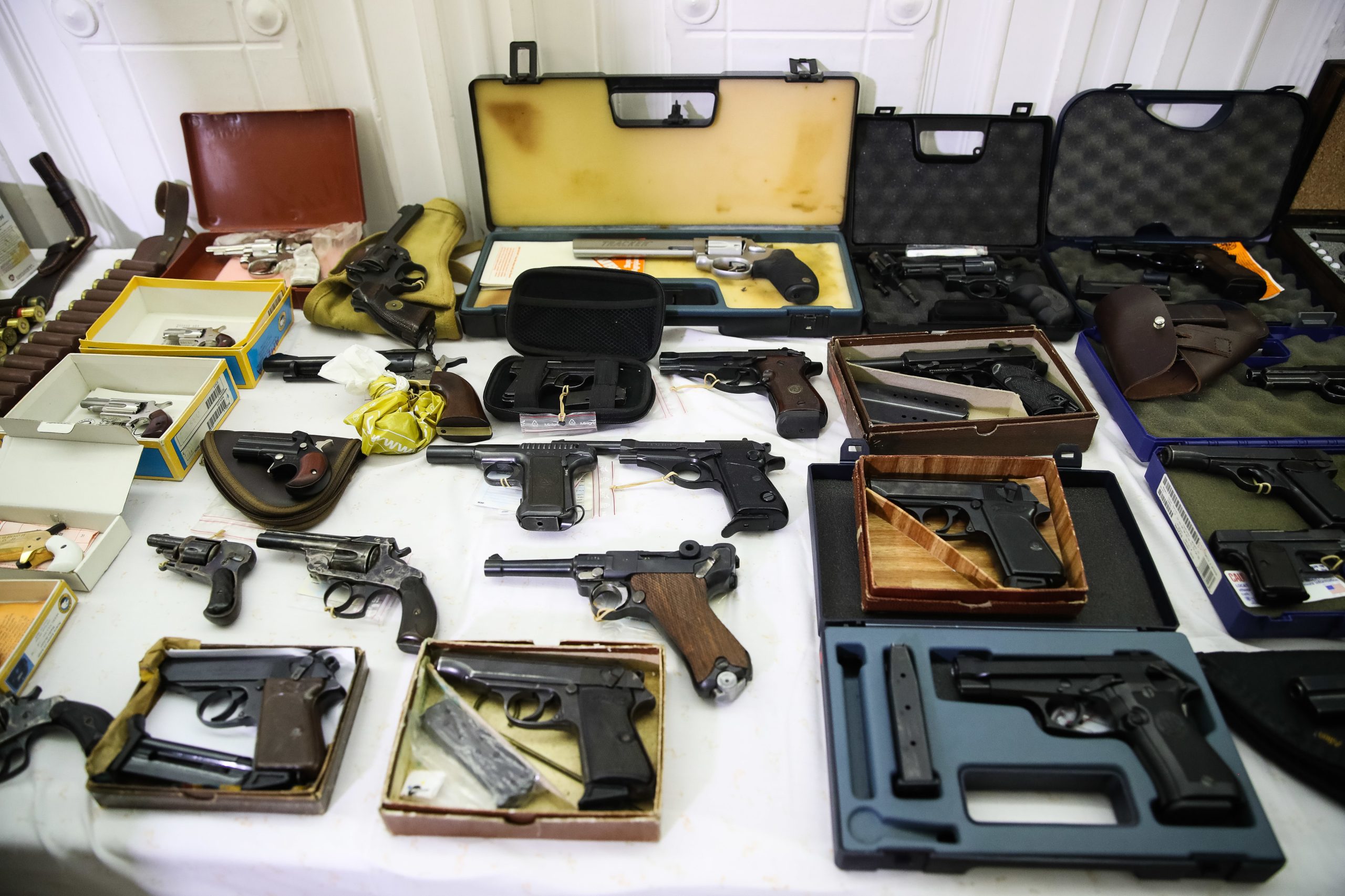 Cerca de 240 mil armas apreendidas ou entregues à PSP desde 2013