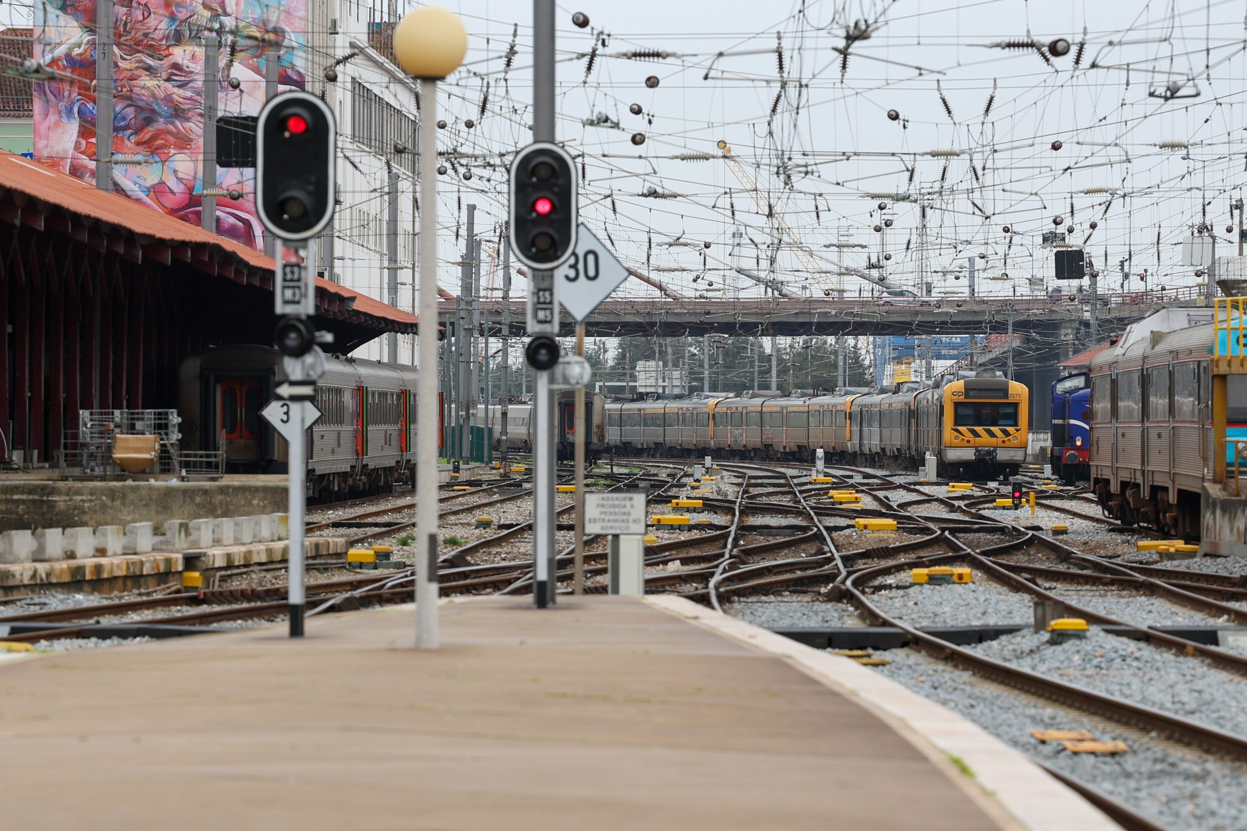 Carta aberta assinada por empresários, técnicos e académicos diz que Plano Ferroviário Nacional é “retrógrado”