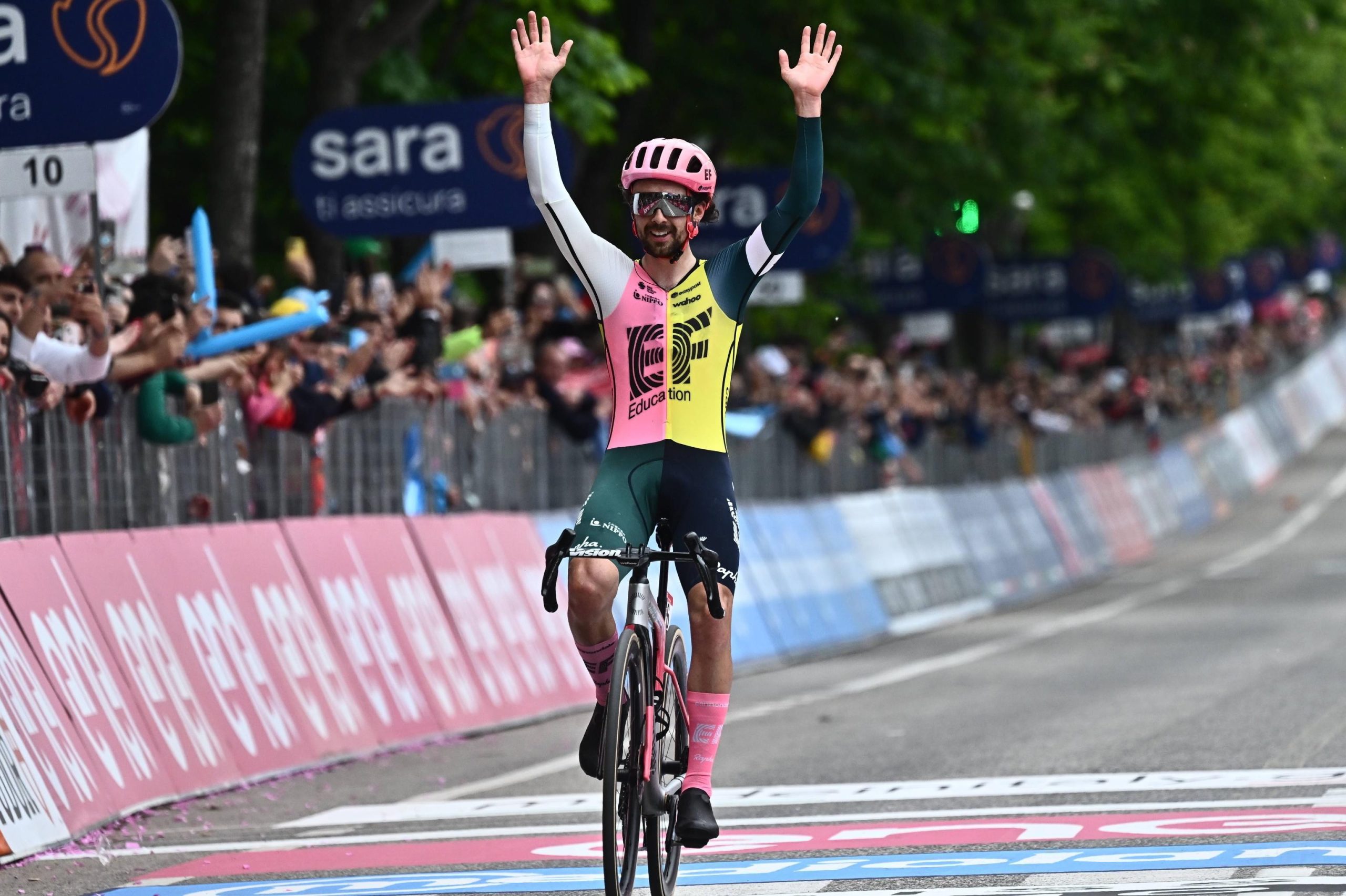 Ben Healy vence oitava etapa. João Almeida segue em quarto no Giro
