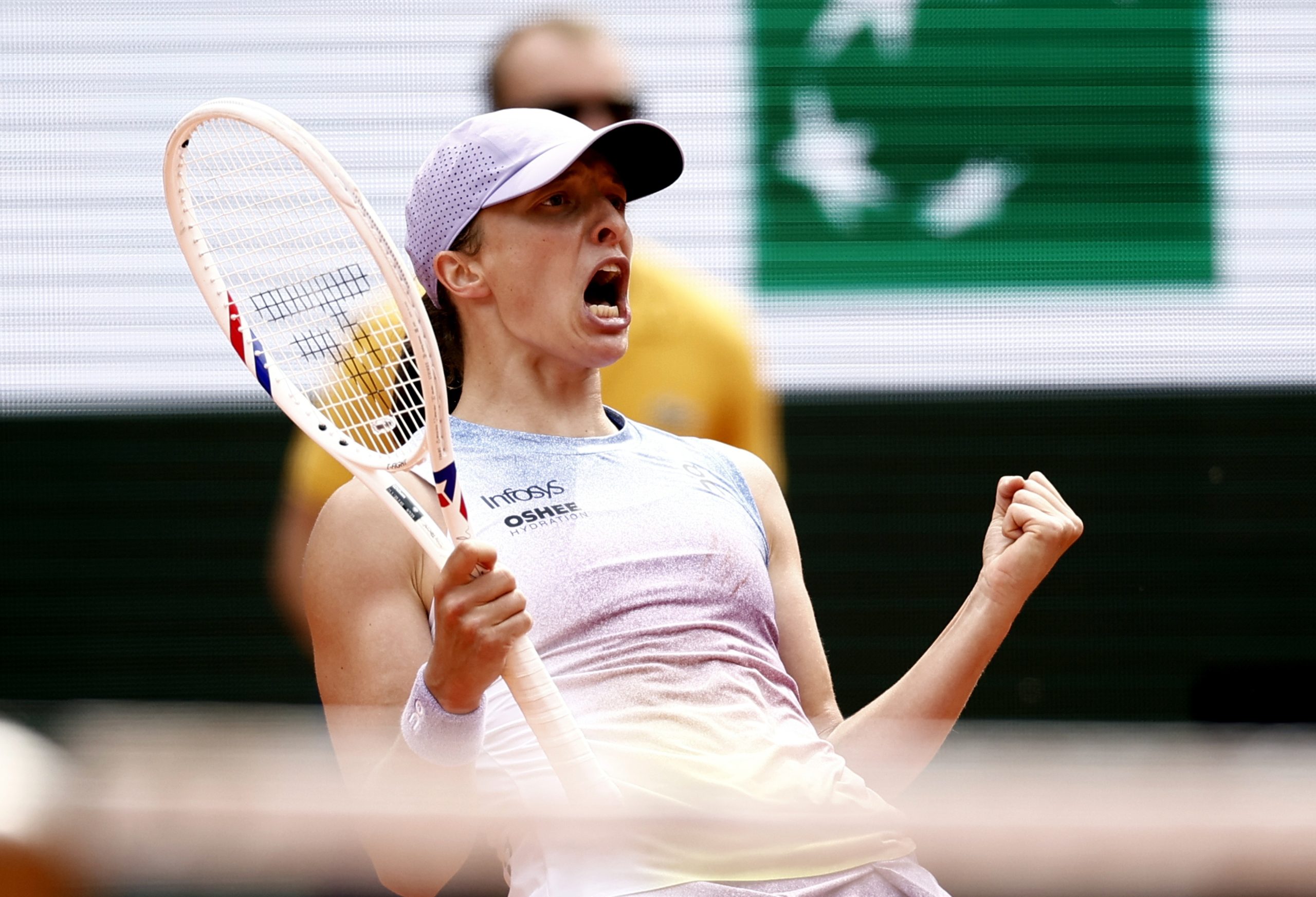 Iga Swiatek apurada para os quartos de final de Roland Garros
