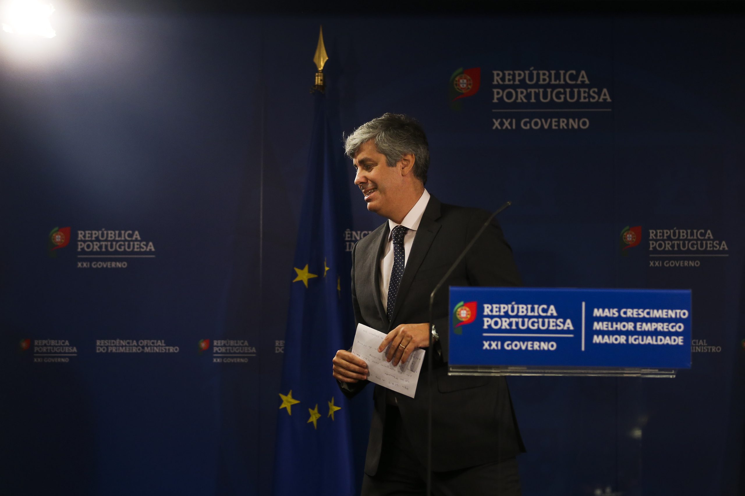 PSD quer ouvir com urgência Ministro das Finanças