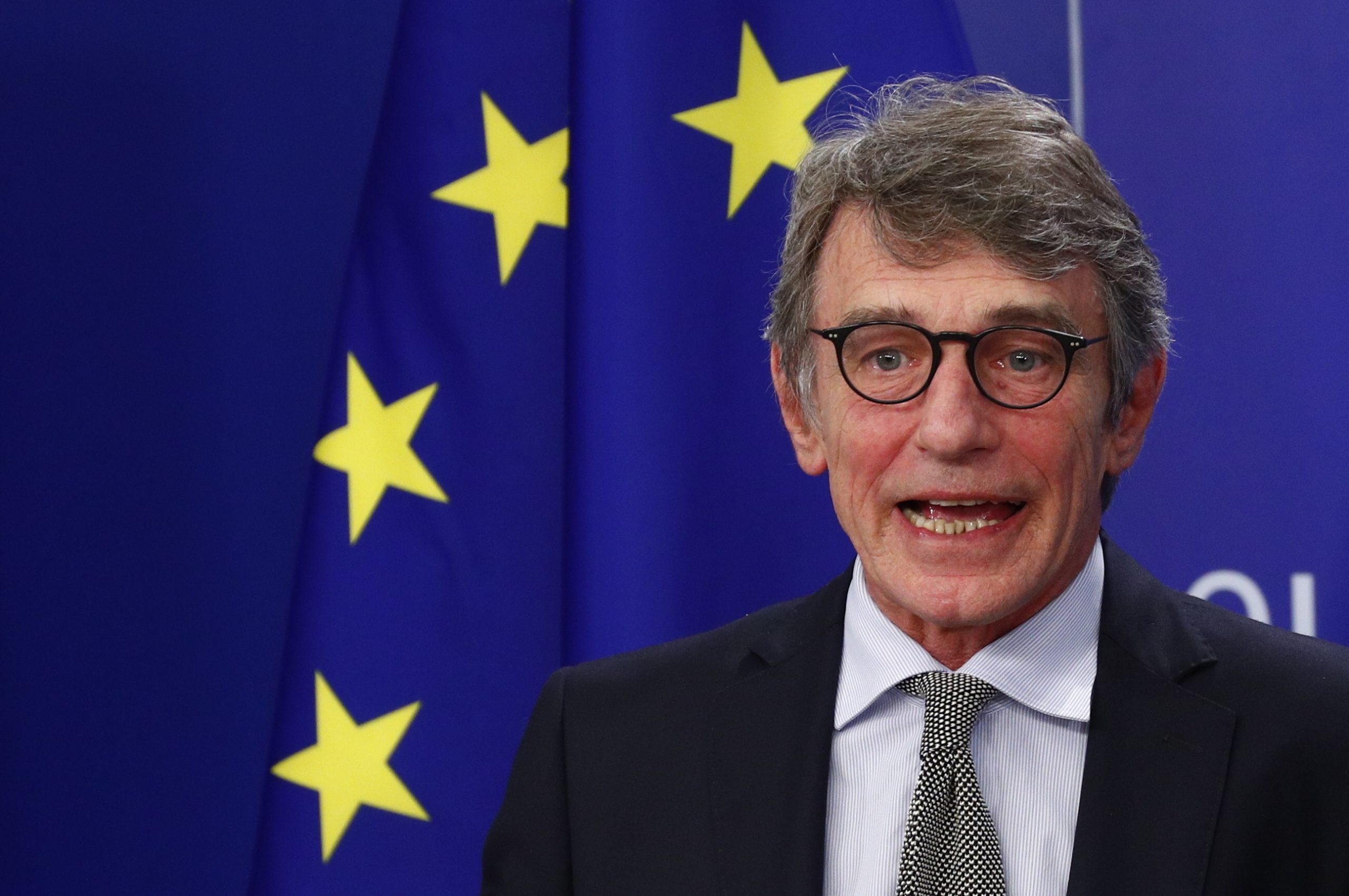 Covid-19: Presidente do Parlamento Europeu em isolamento após funcionário testar positivo
