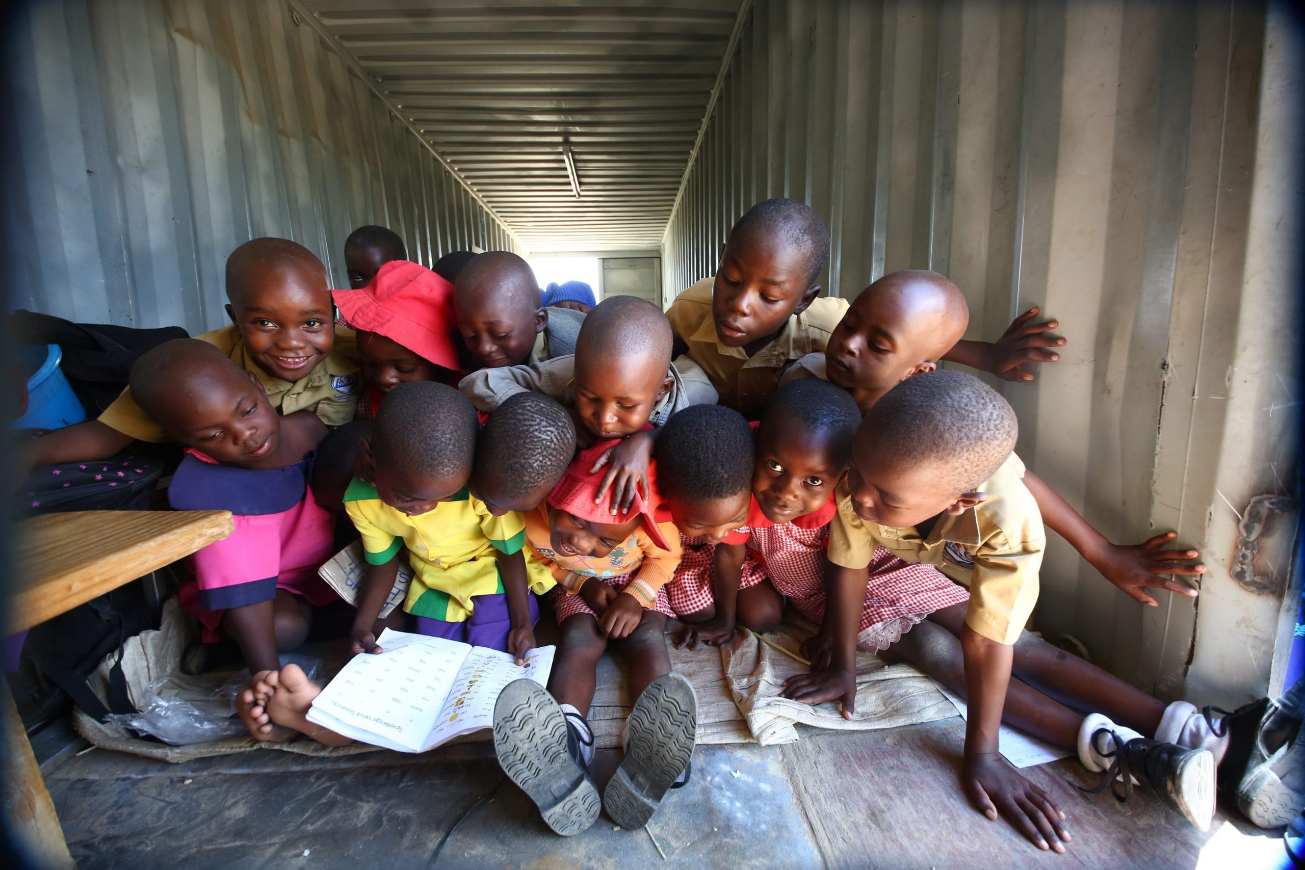 Português vai ser introduzido no ensino secundário no Zimbabué