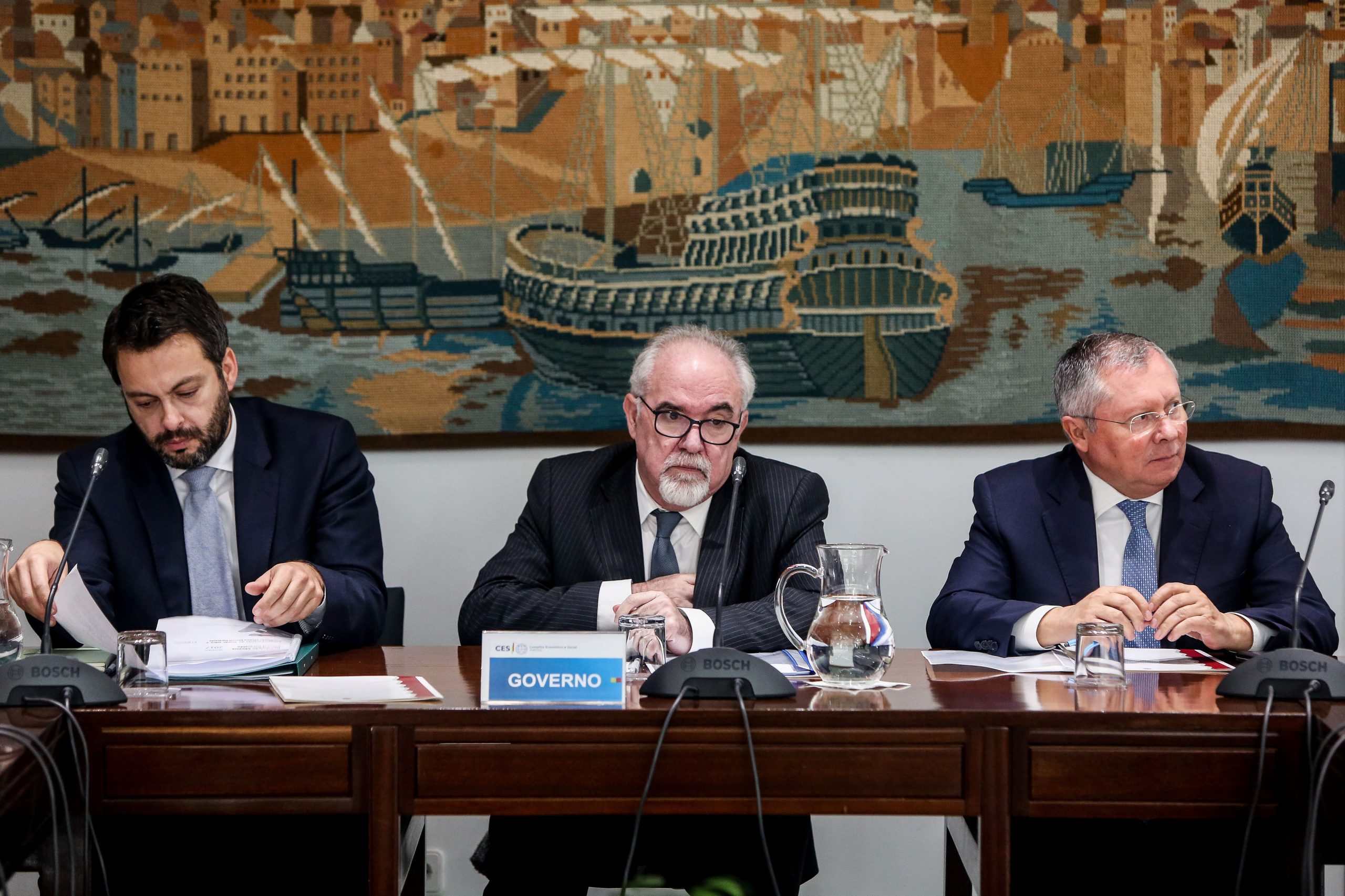 Governo e parceiros sociais discutem hoje o valor do salário mínimo para 2018