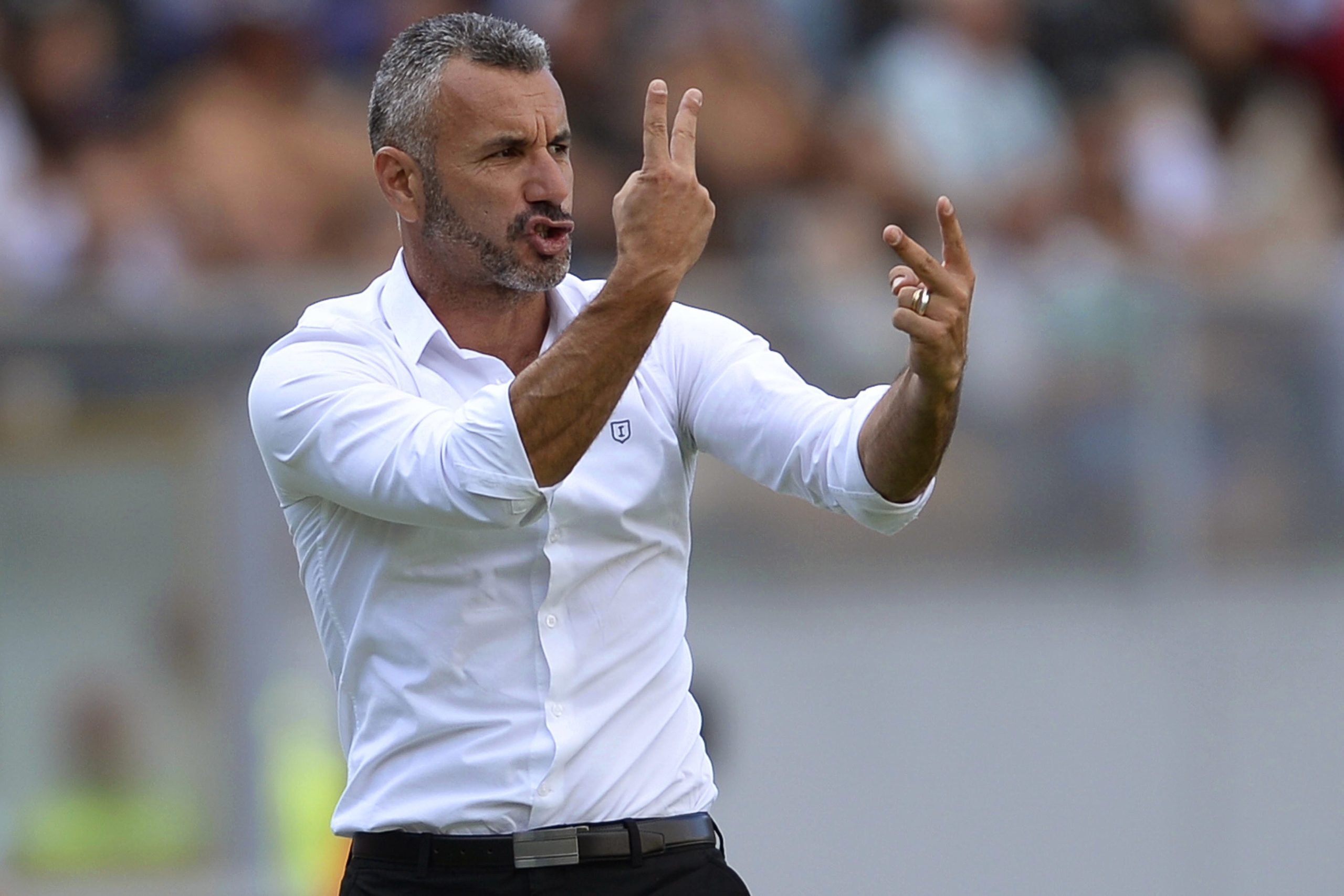 Treinador do Vitória de Guimarães desvaloriza ‘baixas’ e quer vencer Rio Ave
