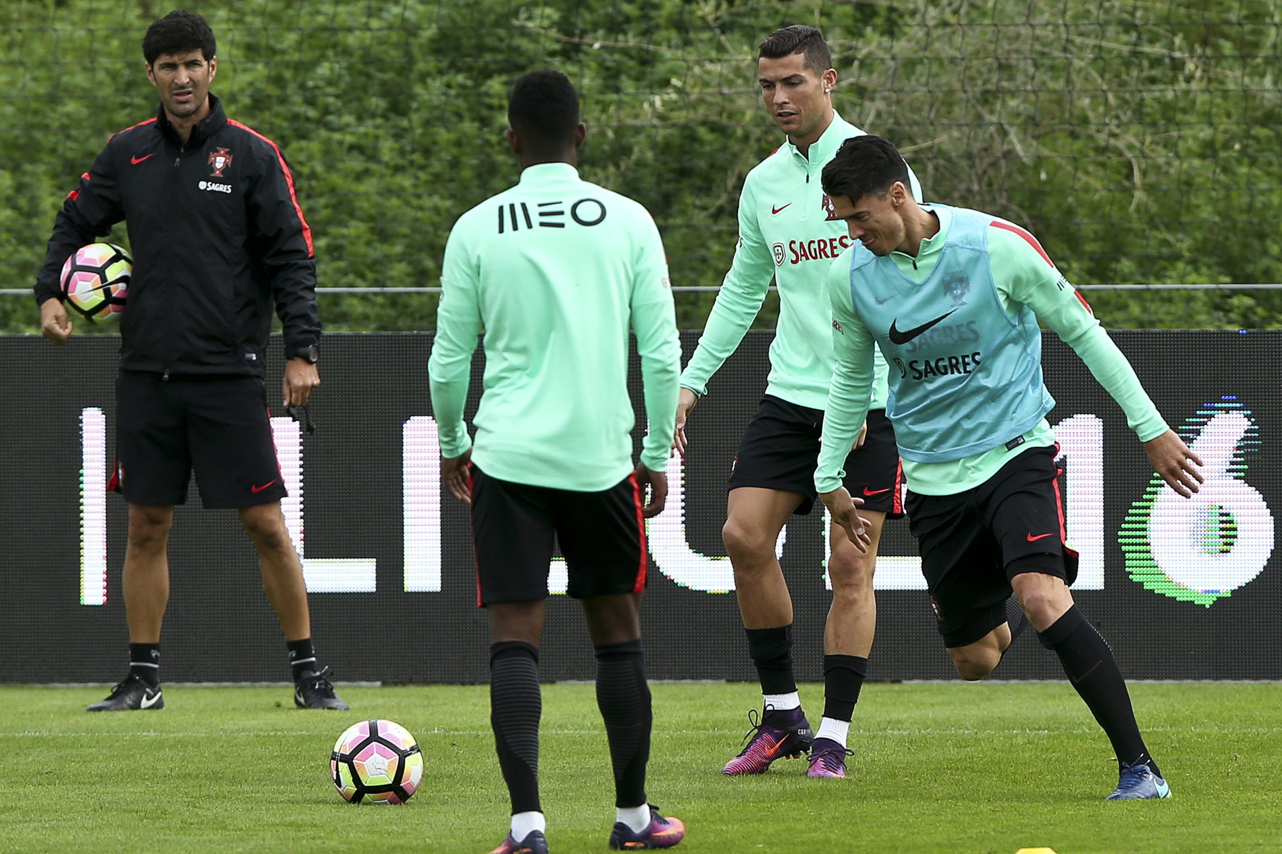 André Gomes já integrou treino de Portugal na preparação para a Letónia