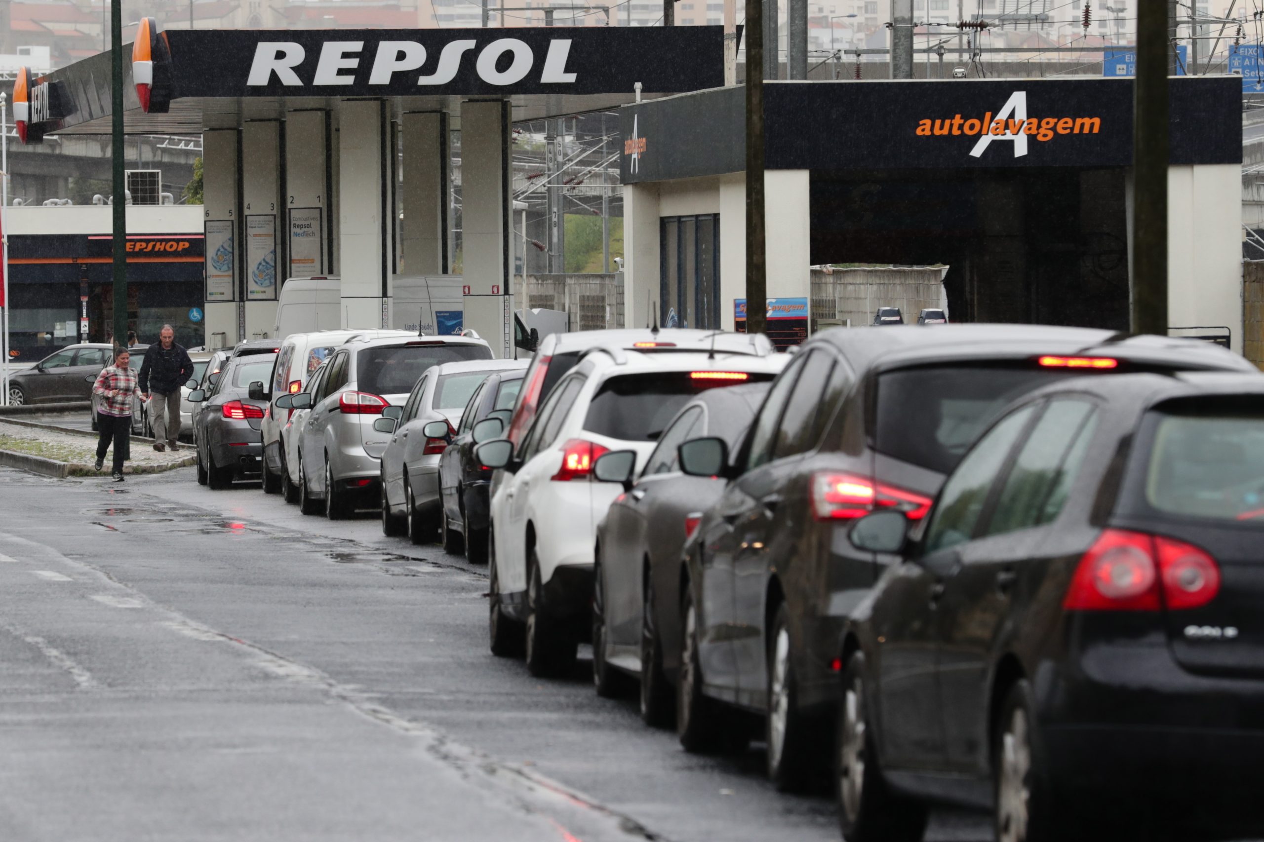 Greve dos Motoristas: Há reservas de combustíveis para mais de dois meses