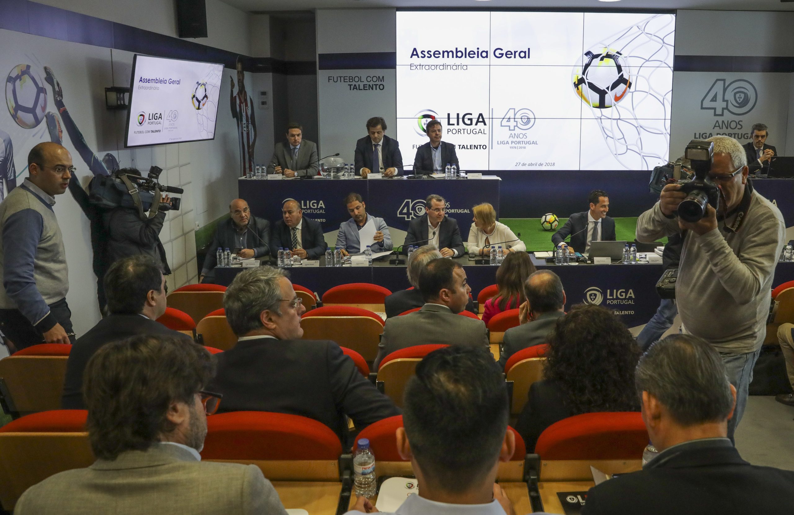 Assembleia geral da Liga termina com insultos entre representantes de Sporting e Benfica