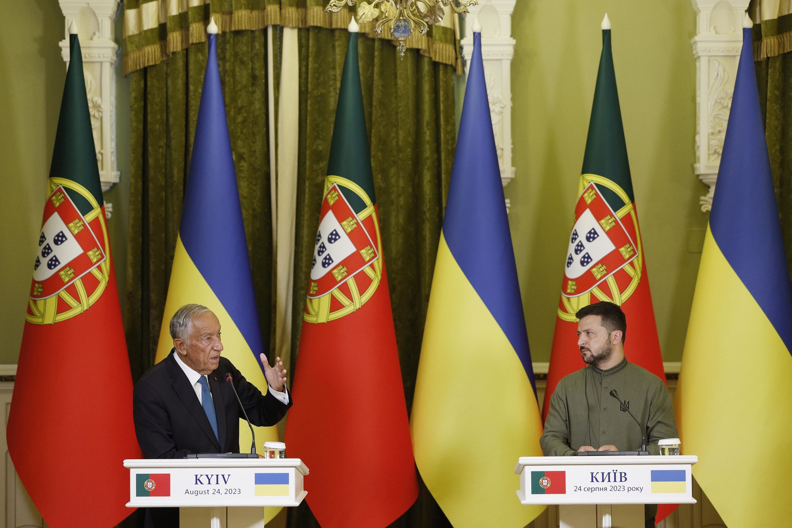 Marcelo Rebelo de Sousa condecorado por Zelensky