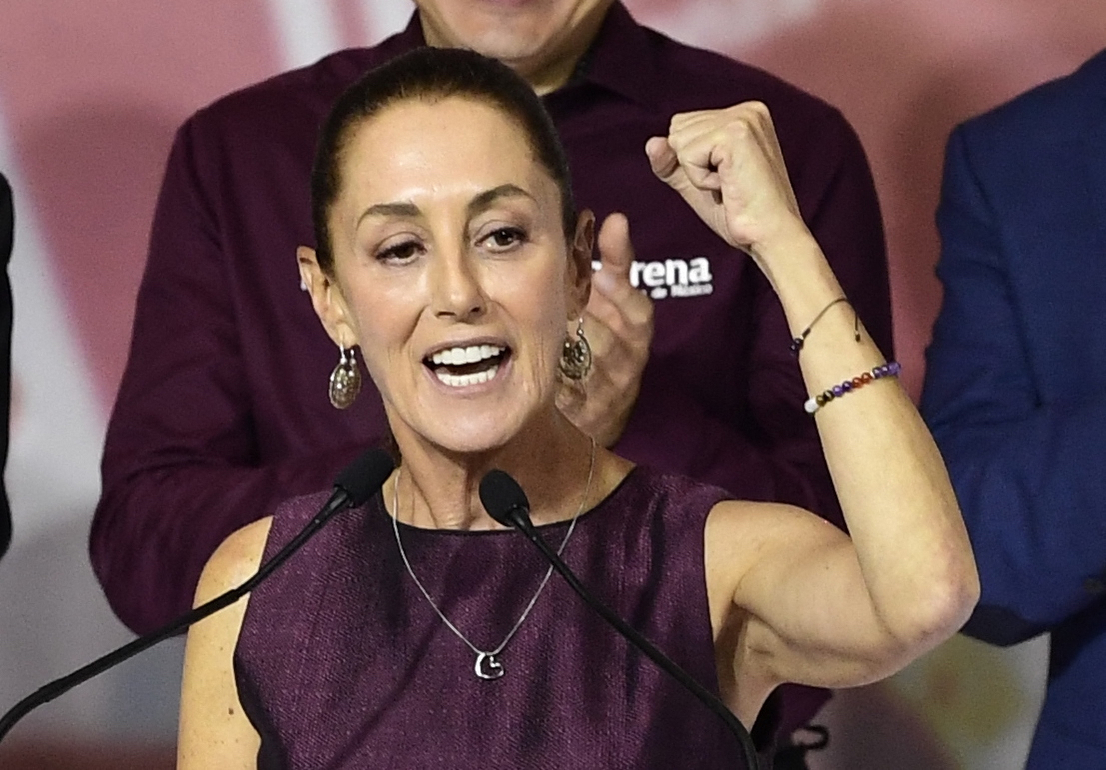 Claudia Sheinbaum confirma candidatura à Presidência do México numa luta que será pela primeira vez disputada por duas mulheres