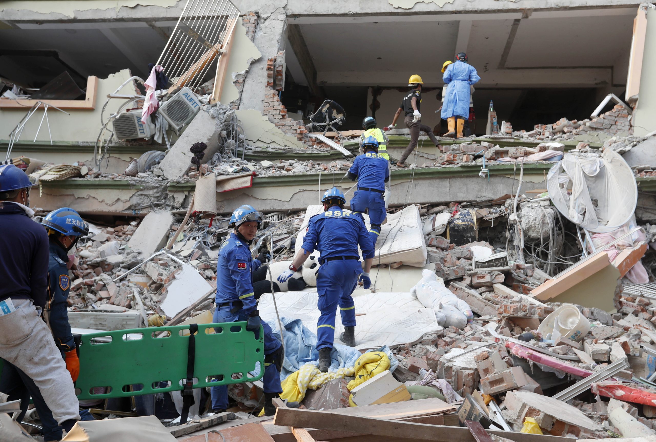 Sismo causou mais de 1.700 mortos e 3.400 feridos em Myanmar