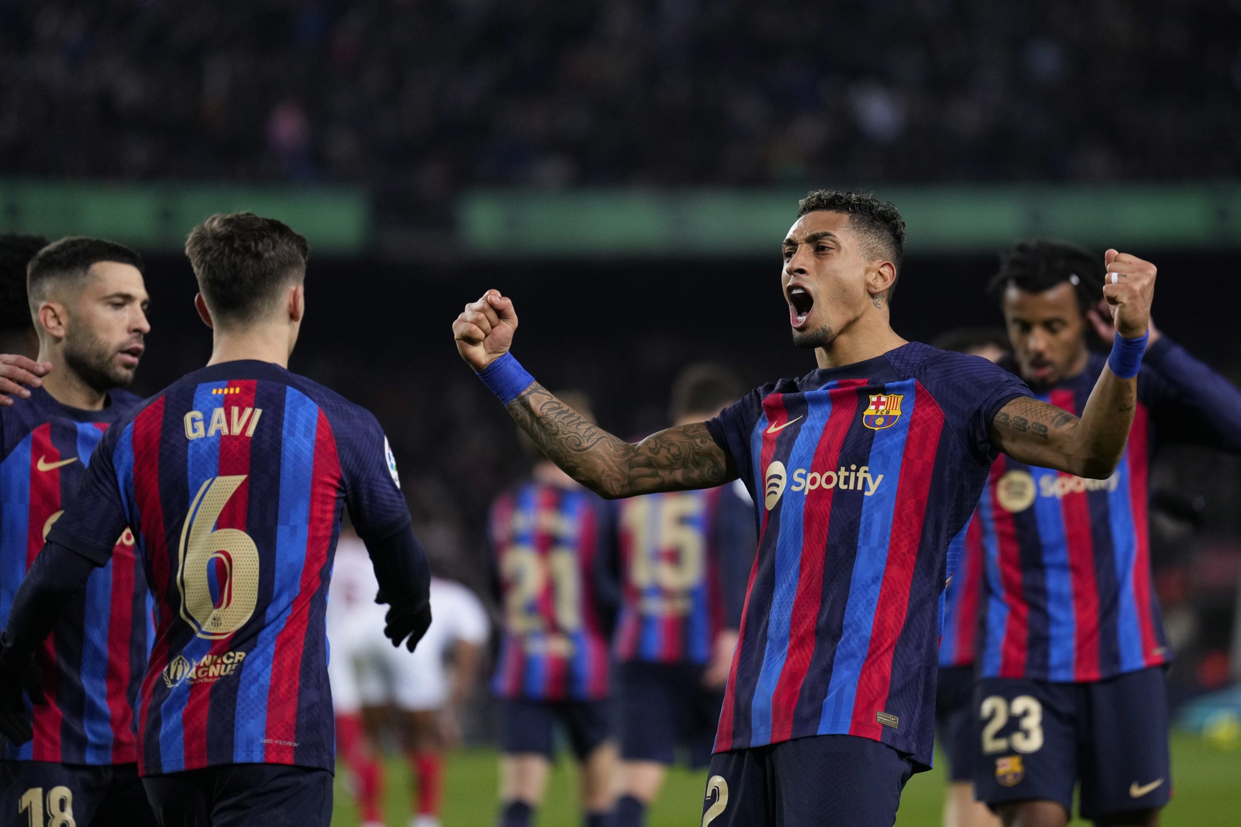 Barcelona ‘despacha’ Sevilha para liderar La Liga com oito pontos de vantagem