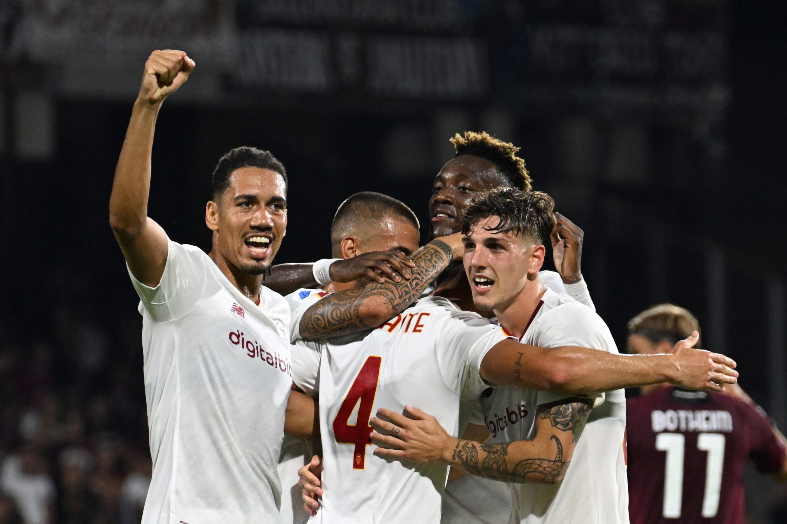 Roma de Mourinho e Patrício ‘cola-se’ ao topo em Itália
