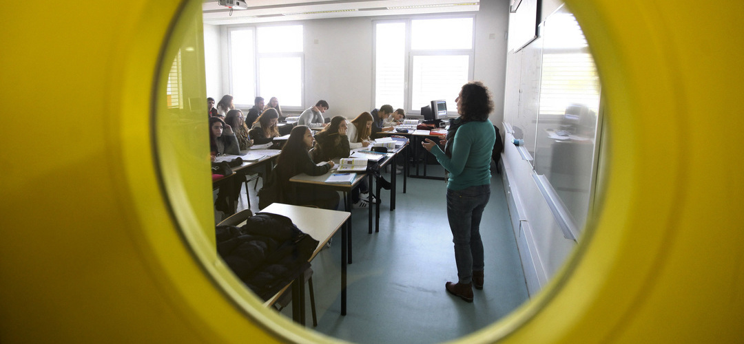 Mais de 80% das escolas queixam-se de falta de funcionários