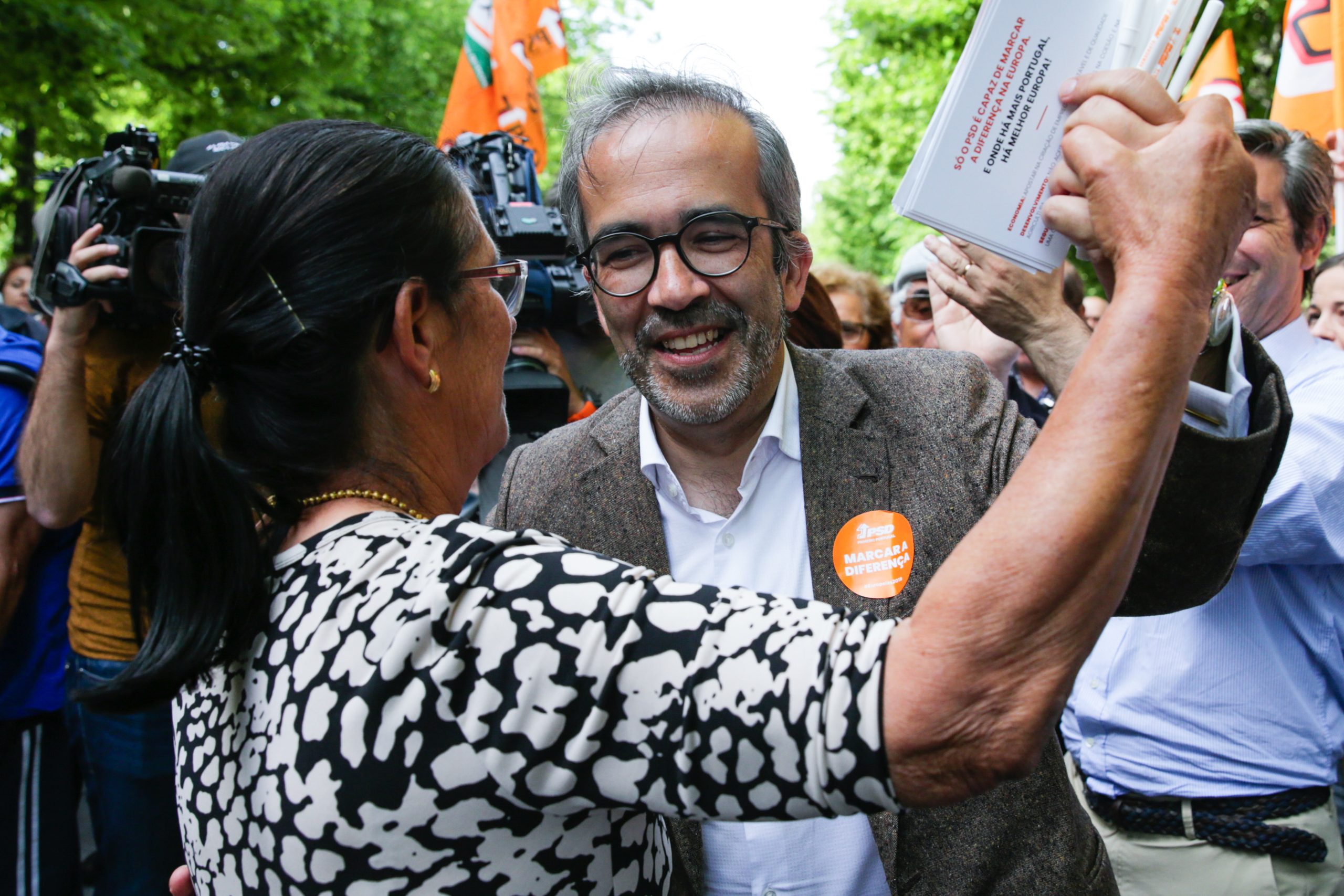 Europeias: Ao sétimo dia de campanha, Rangel dançou o vira minhoto