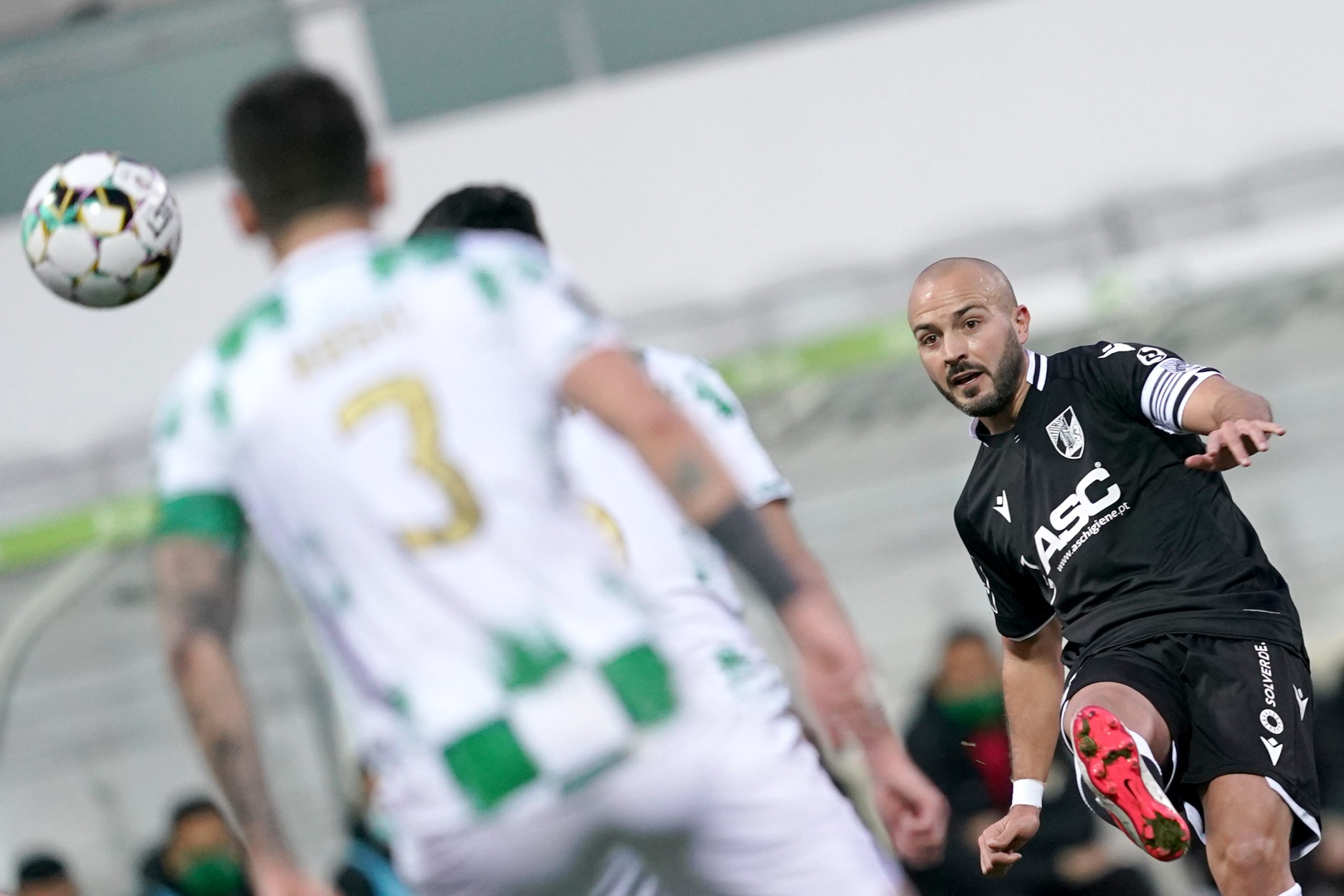 I Liga. Vizinhos Moreirense e Vitória empatam a dois golos