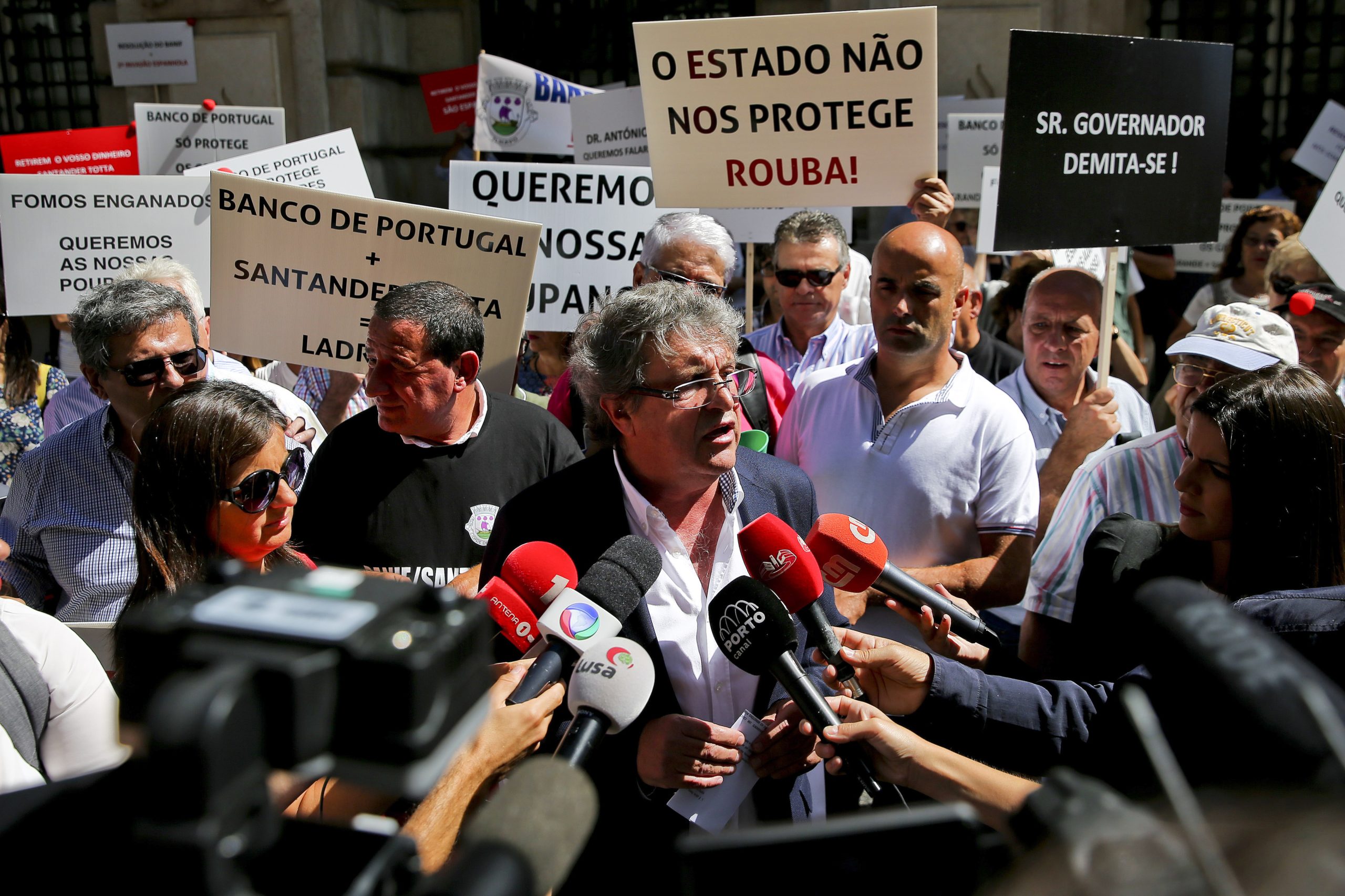 Banif: Lesados marcam cinco anos da resolução com manifestação no parlamento