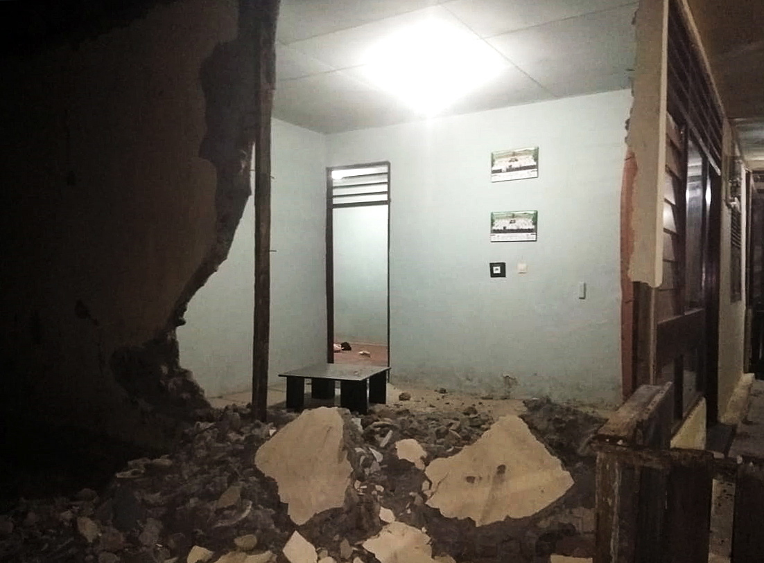 Pelo menos dois mortos após sismo de magnitude 7,3 na Indonésia
