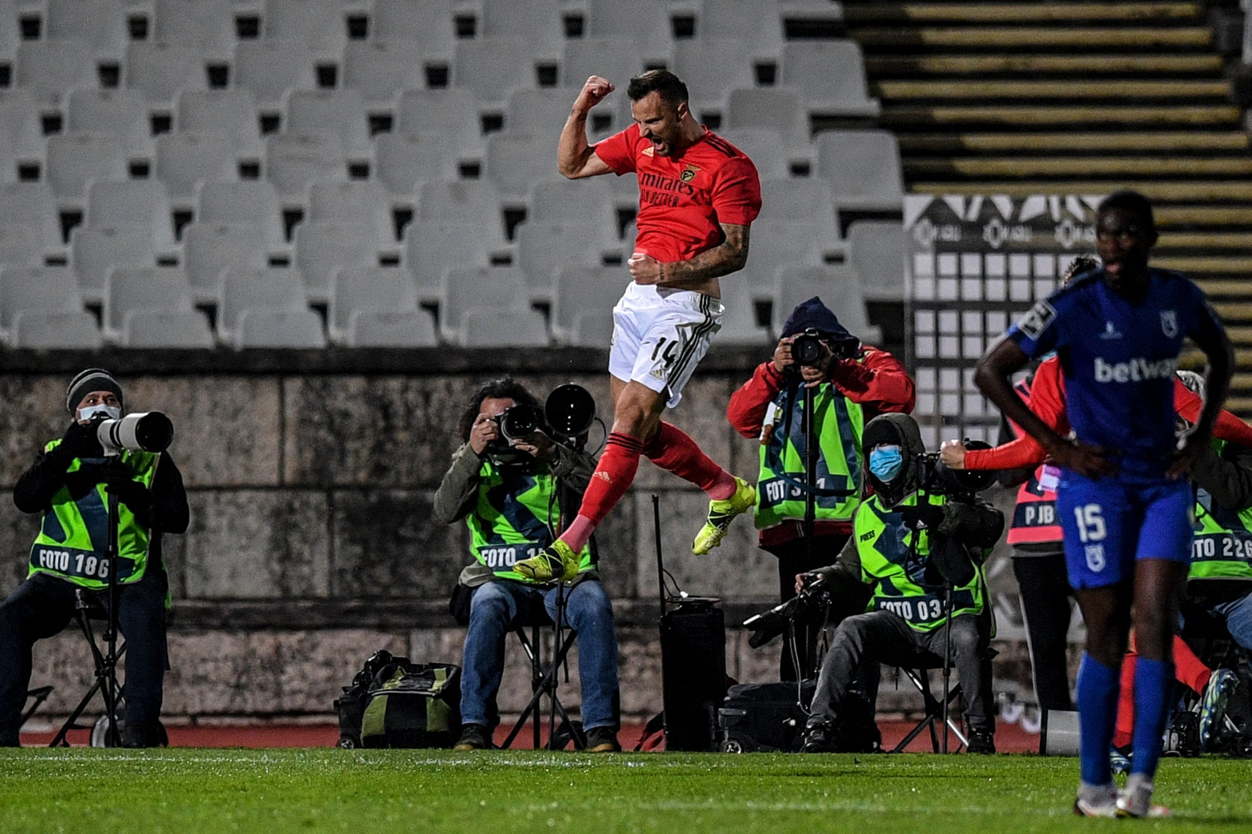 I Liga. Benfica vence Belenenses SAD com três golos em 10 minutos