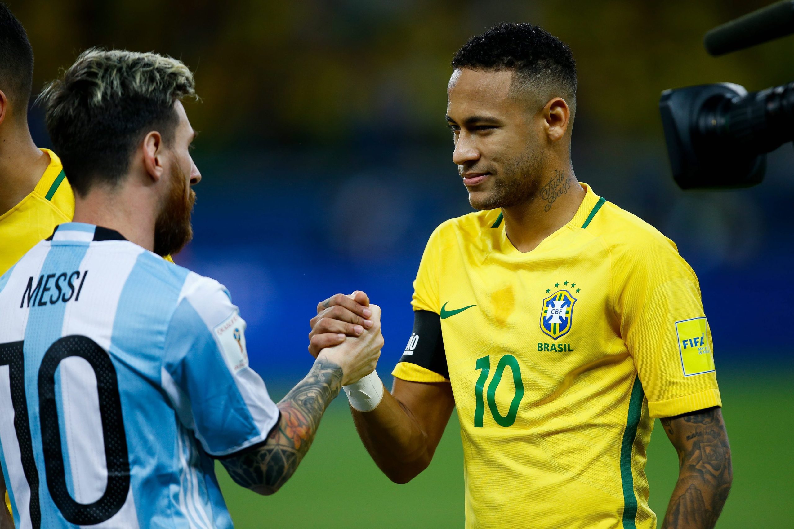 Neymar defende que Messi seria o único justo vencedor da Bola de Ouro