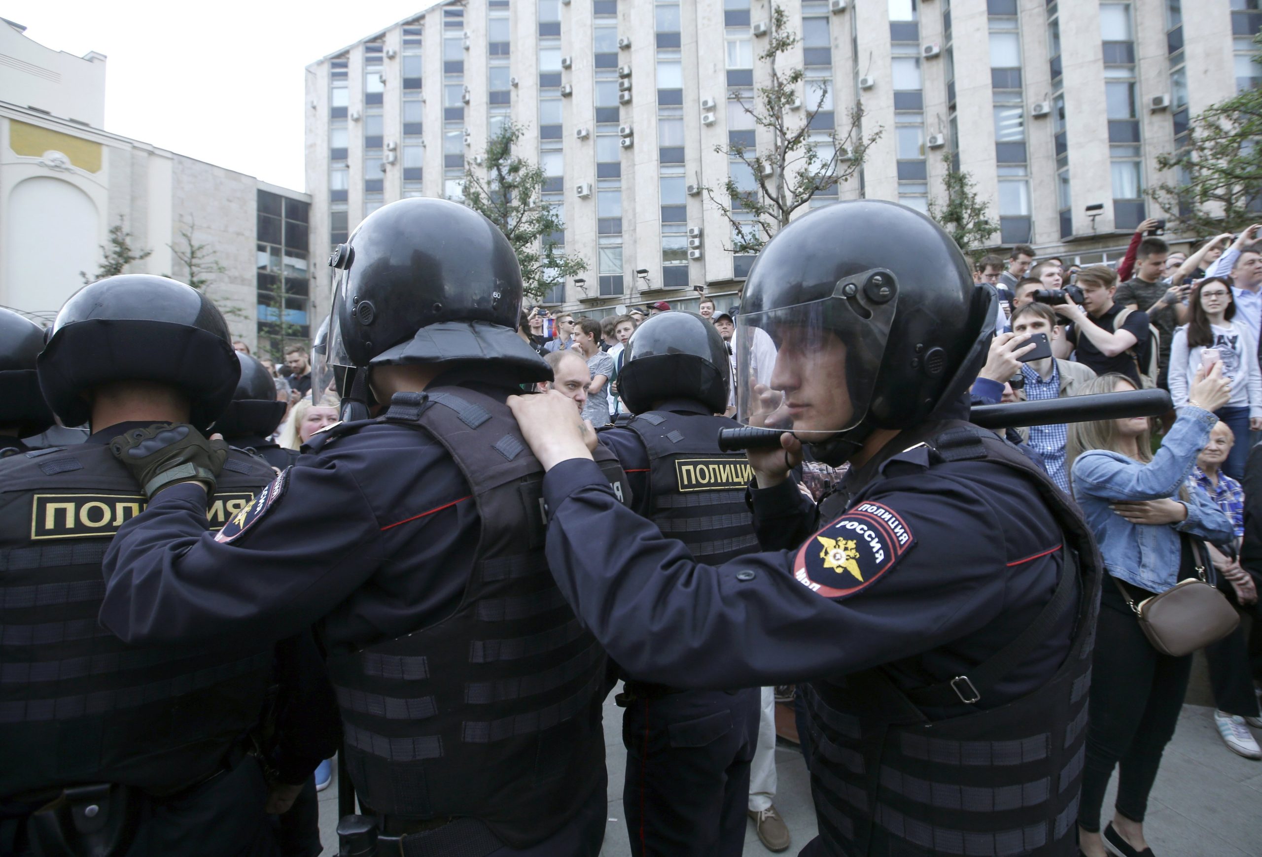 Milhares de pessoas retiradas de edifícios em Moscovo por falsos alarmes de bomba