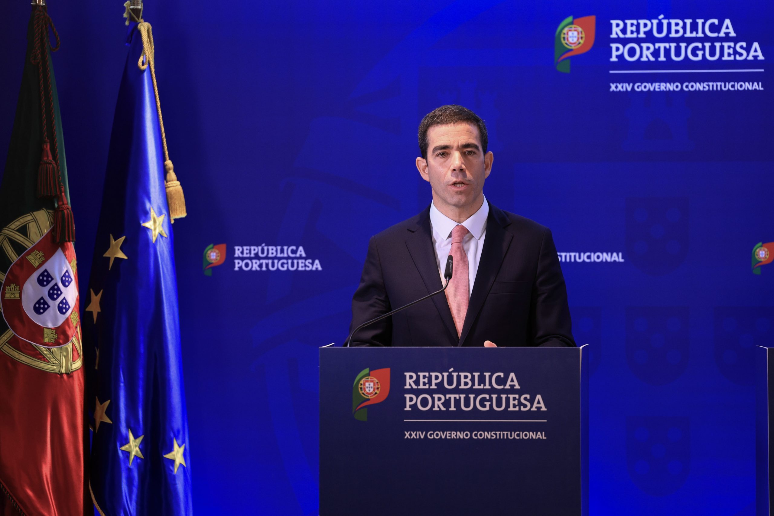Portagens: “Devem estar atentos a sinais de que outros partidos estejam a tentar governar em entendimentos”, diz Governo