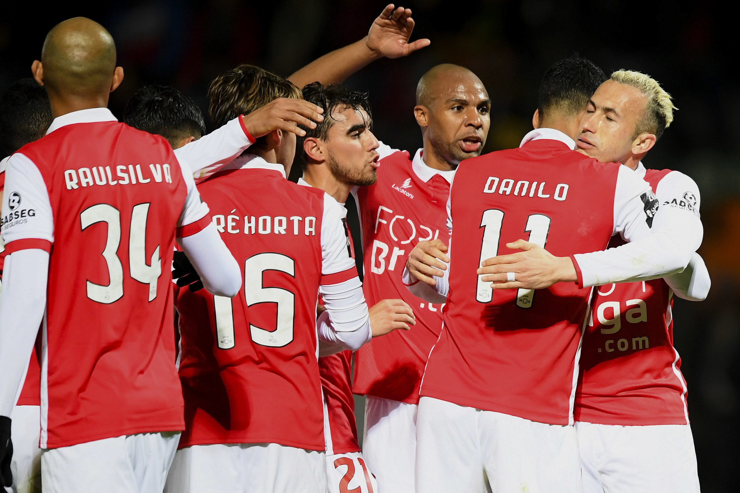 Sporting de Braga goleia em Paços de Ferreira e pressiona Sporting