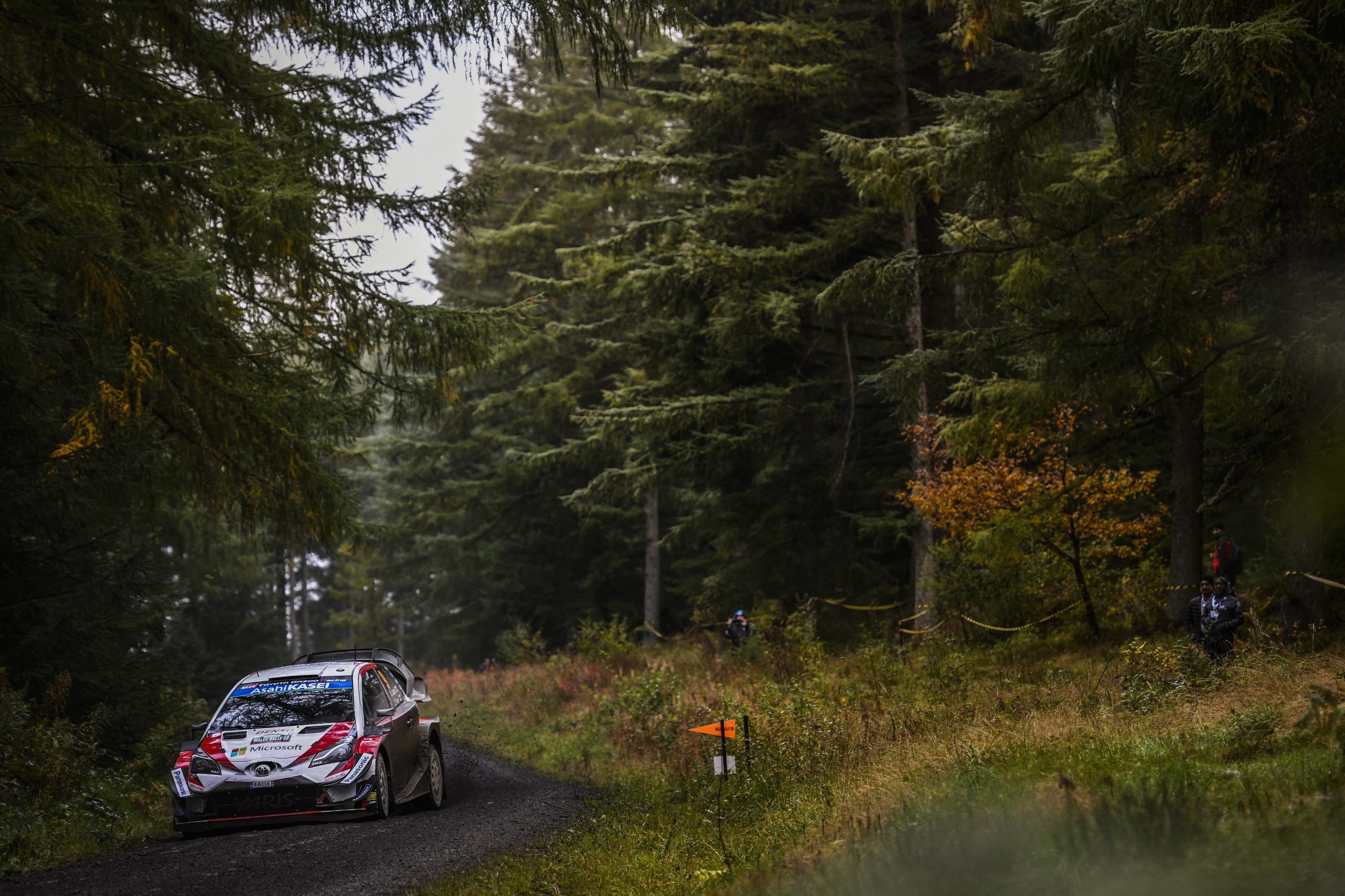 Esapekka Lappi é o primeiro líder do rali da Grã-Bretanha