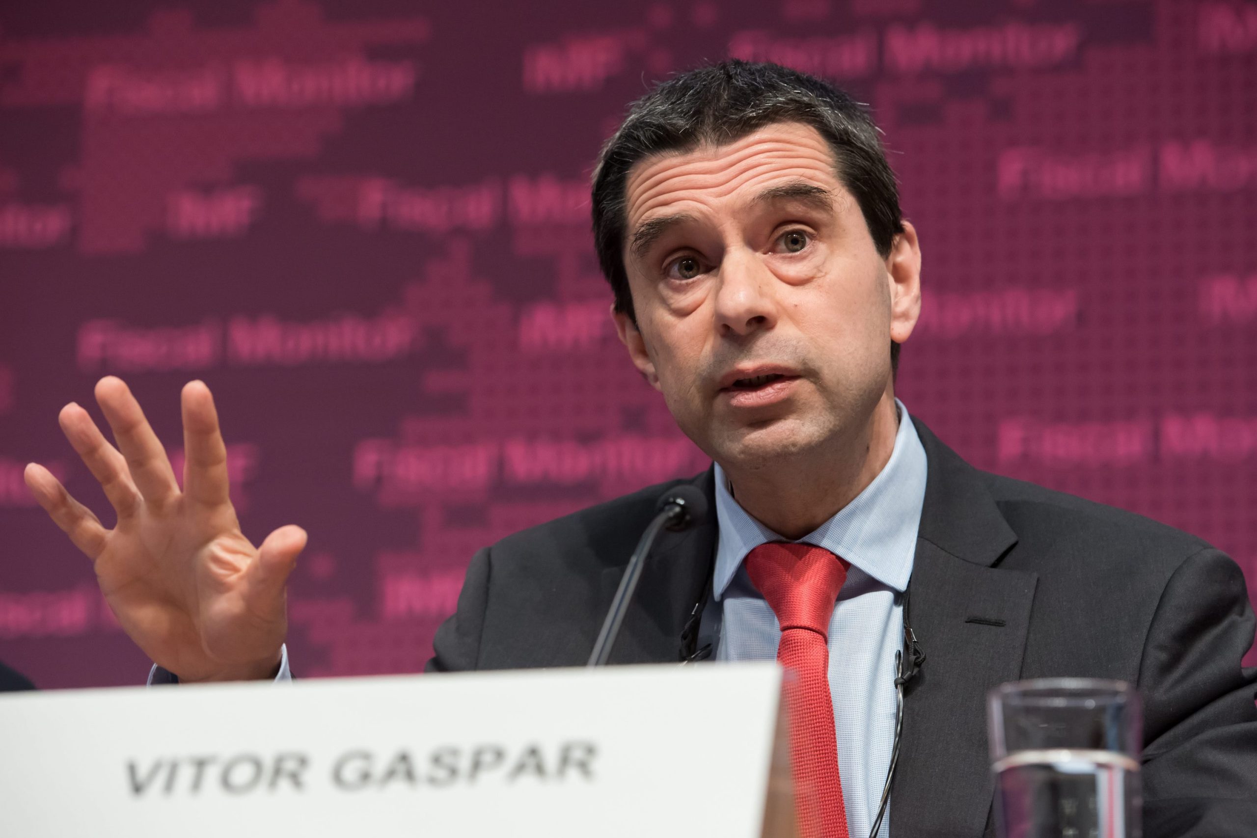 Ex-ministro Vítor Gaspar “regressa” ao parlamento em debate do CDS sobre subsídios
