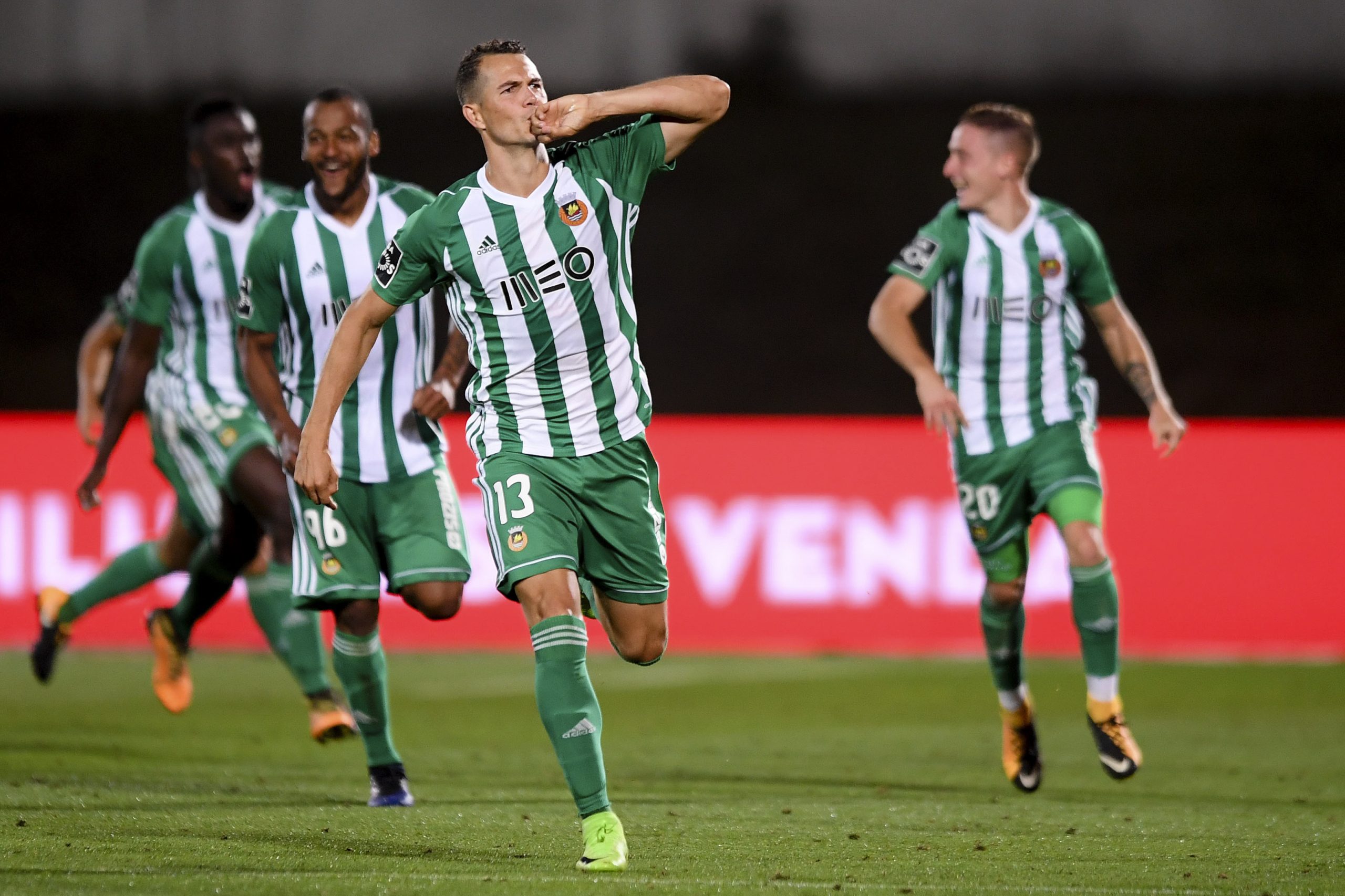 Rio Ave bate Vitória de Setúbal, com golo de Bruno Teles aos 90 minutos
