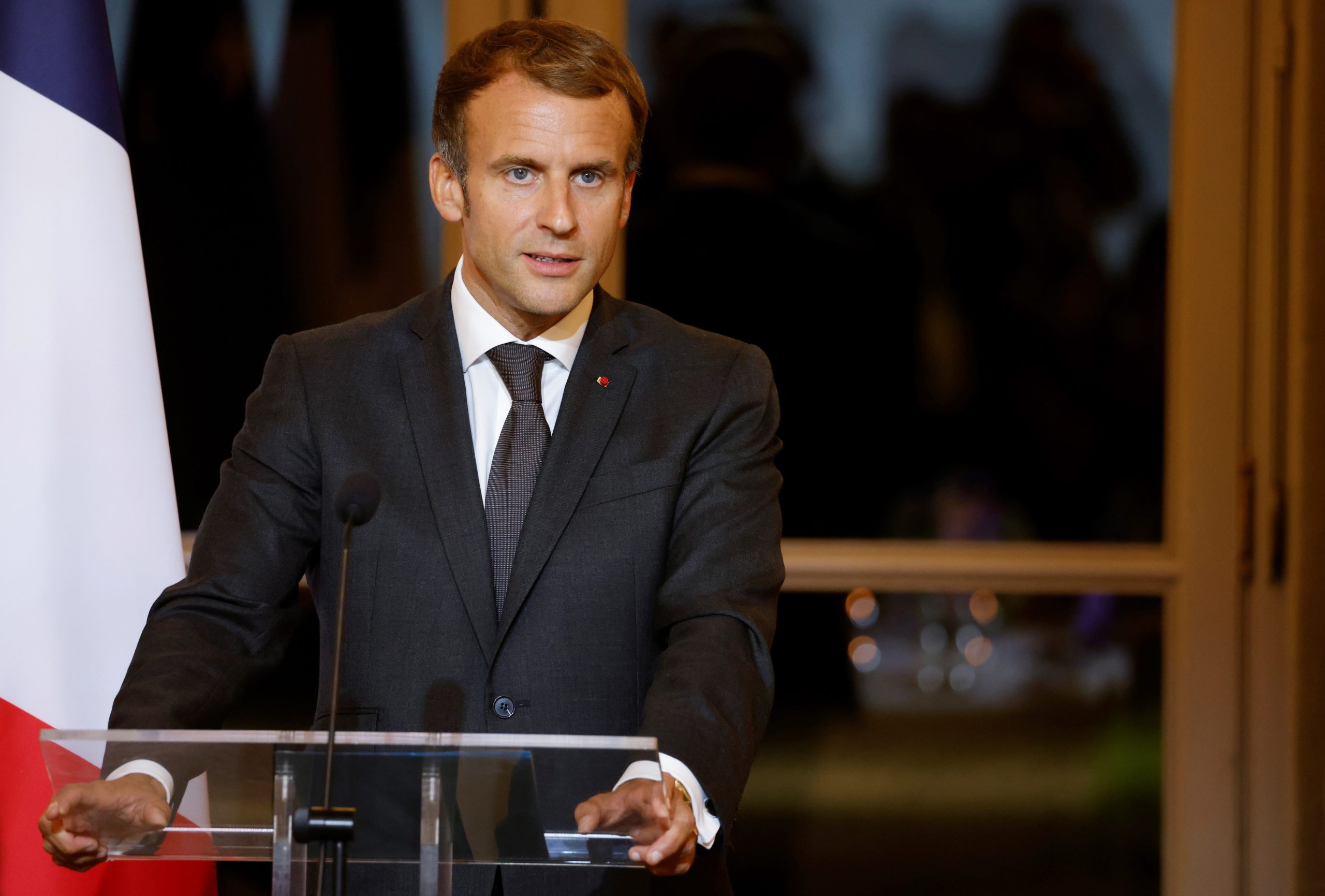 Argélia condena palavras de Macron e chama embaixador em França