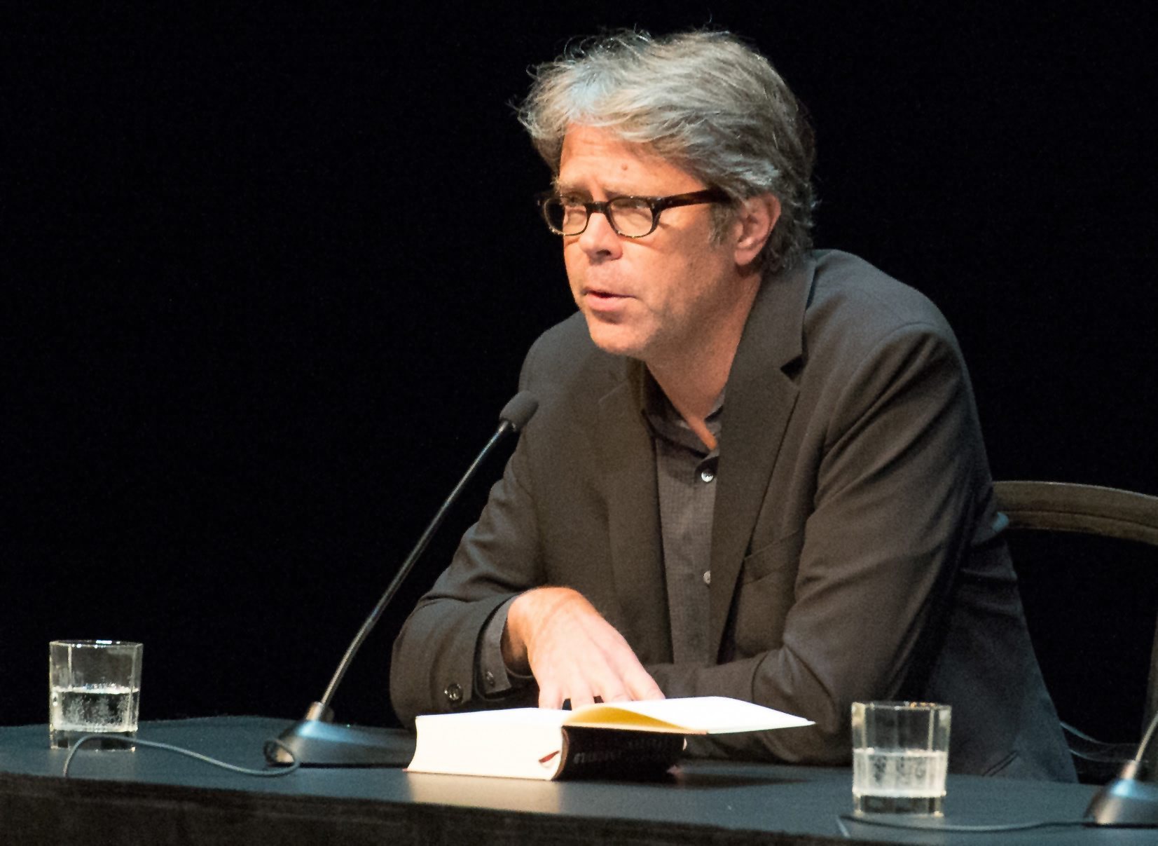 Novo livro de Jonathan Franzen é publicado hoje em Portugal e nos Estados Unidos