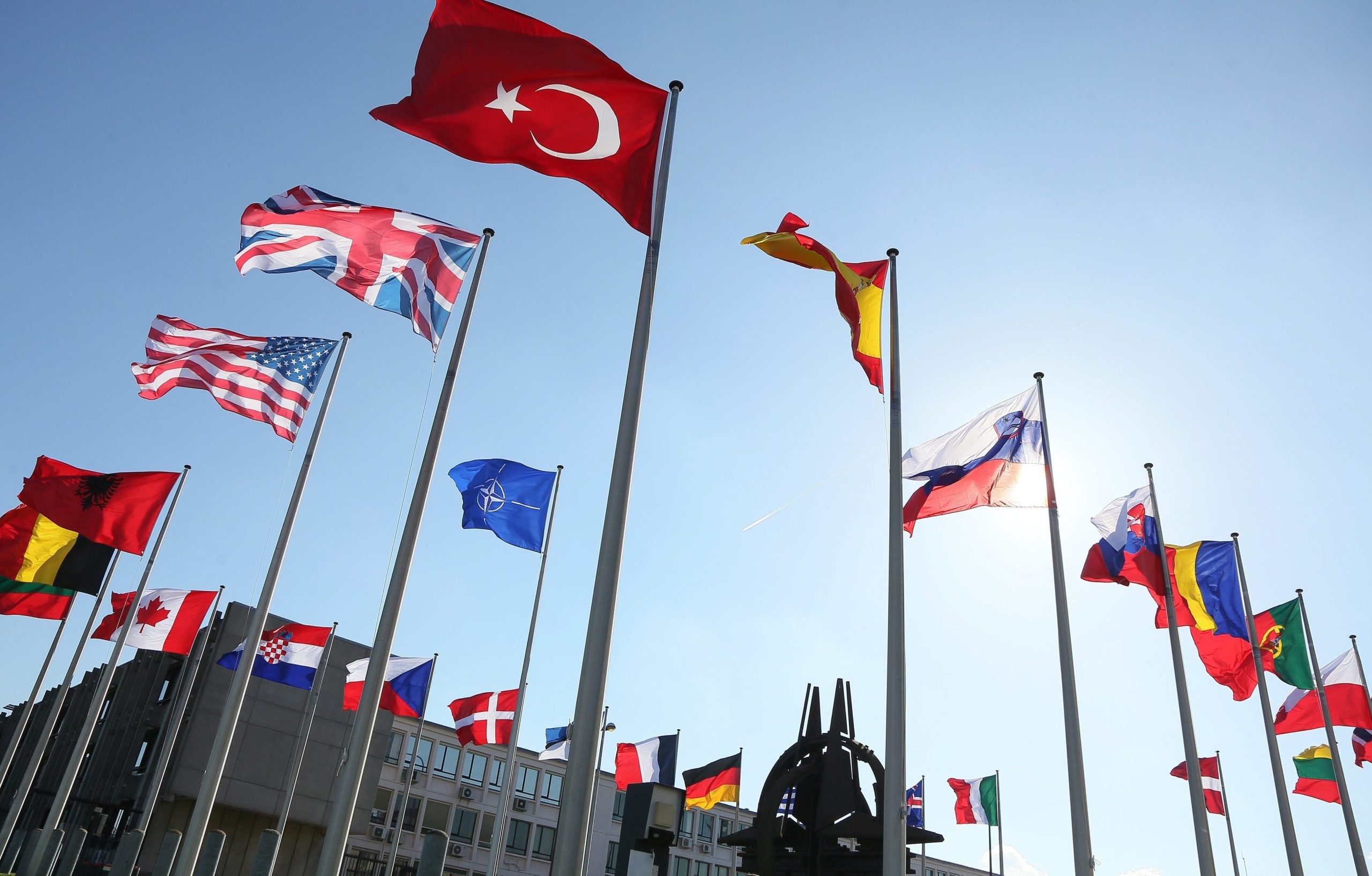 Turquia adia indefinidamente reunião sobre adesão de Suécia e Finlândia à NATO