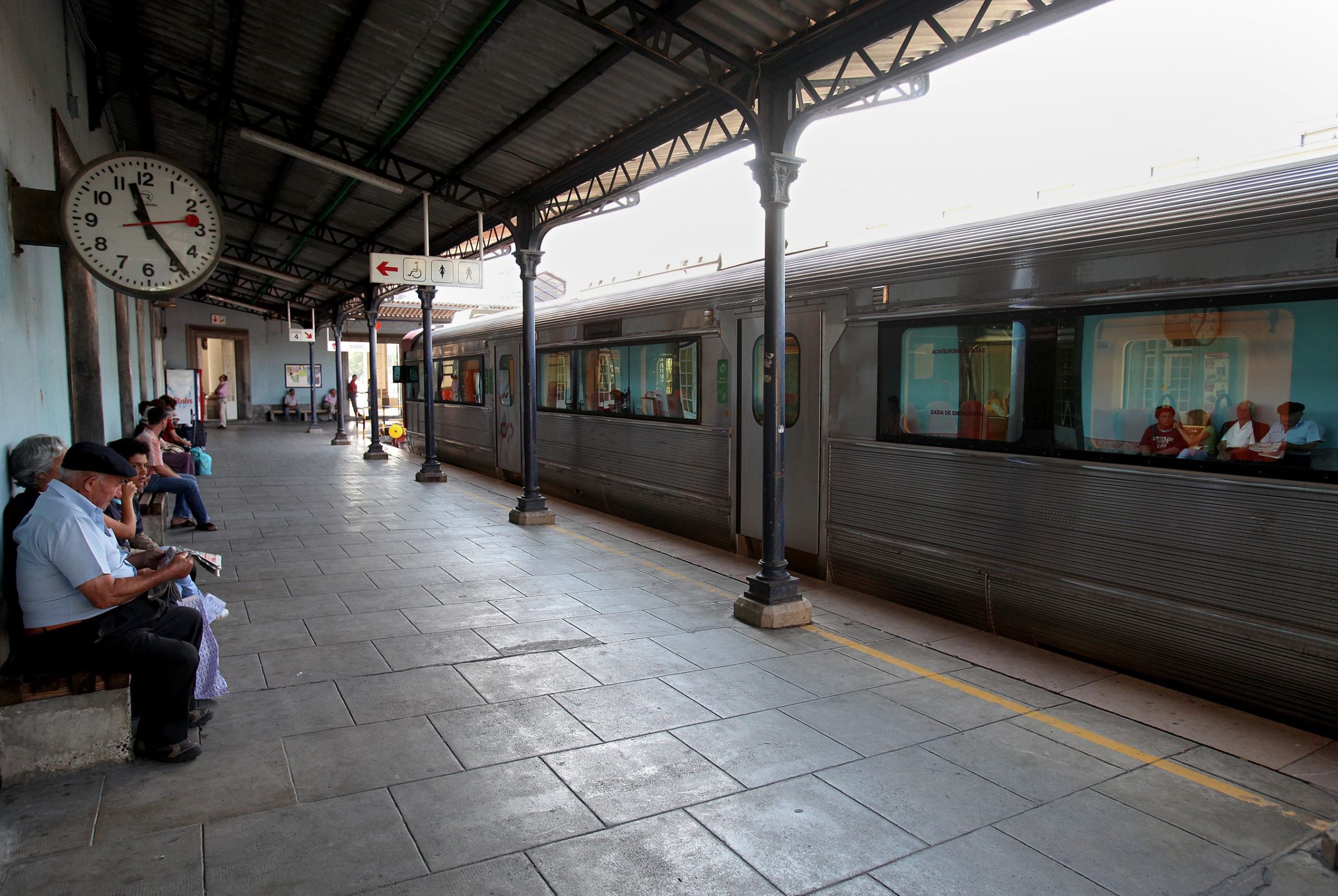 Novo passe só pode ser usado nos Urbanos fora das áreas metropolitanas de Lisboa e Porto