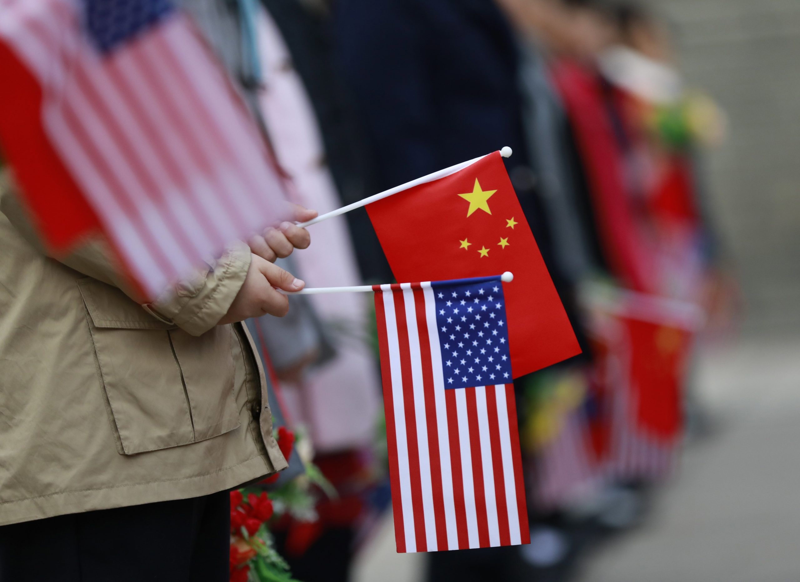 China pede aos EUA ambiente “justo e transparente” para as suas empresas