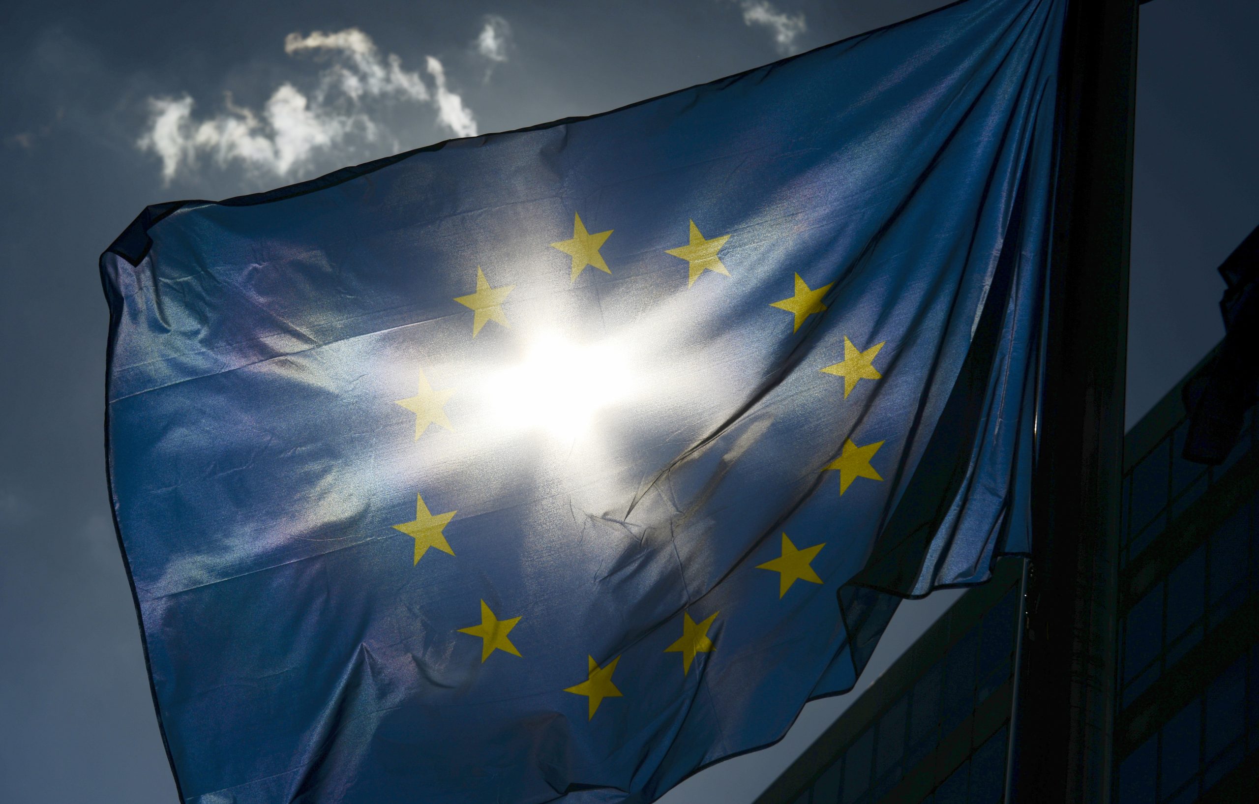 Bruxelas defende política orçamental “moderadamente expansionista” na zona euro para 2017
