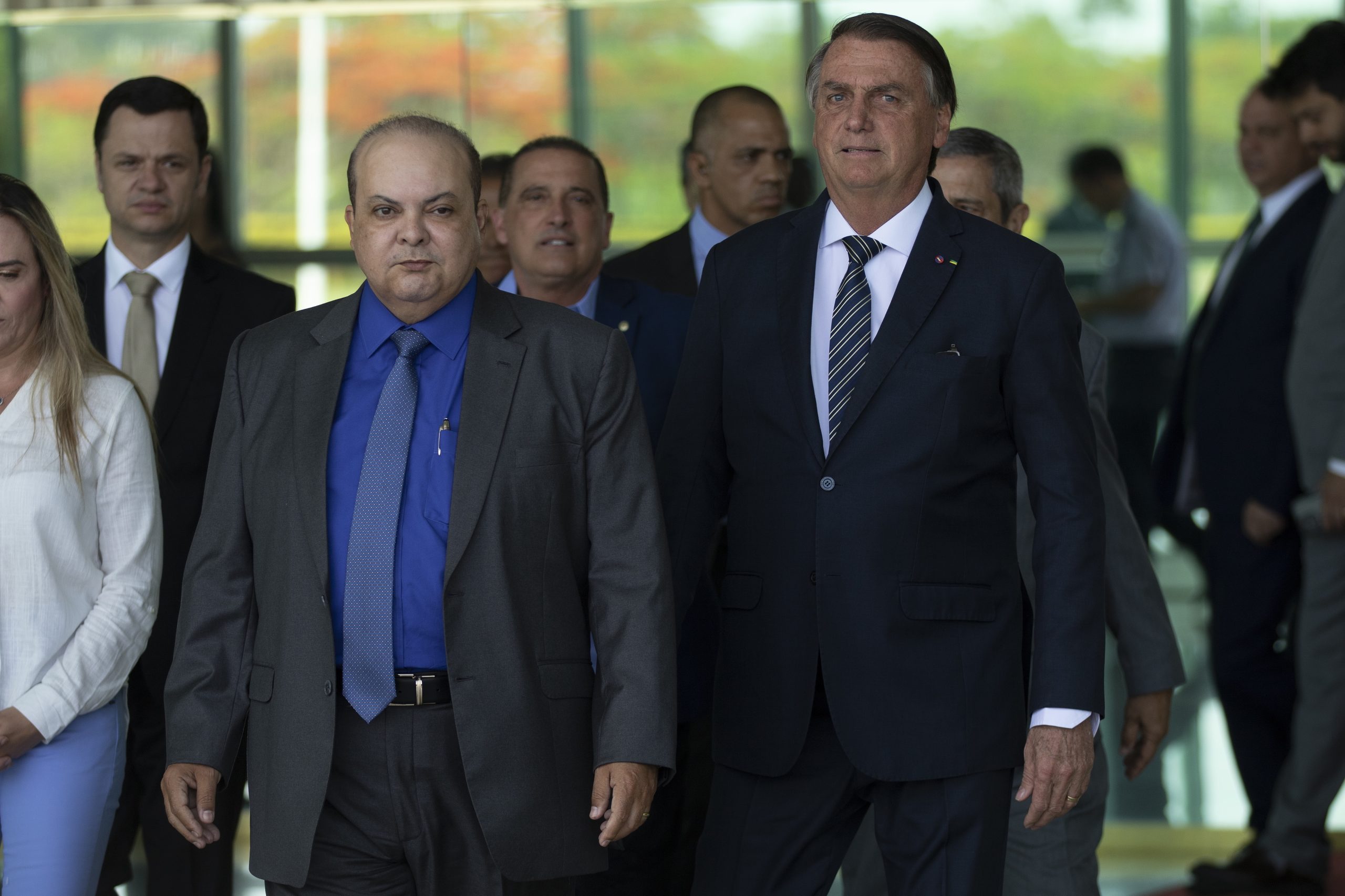 Regresso de governador suspenso após ataques em Brasília