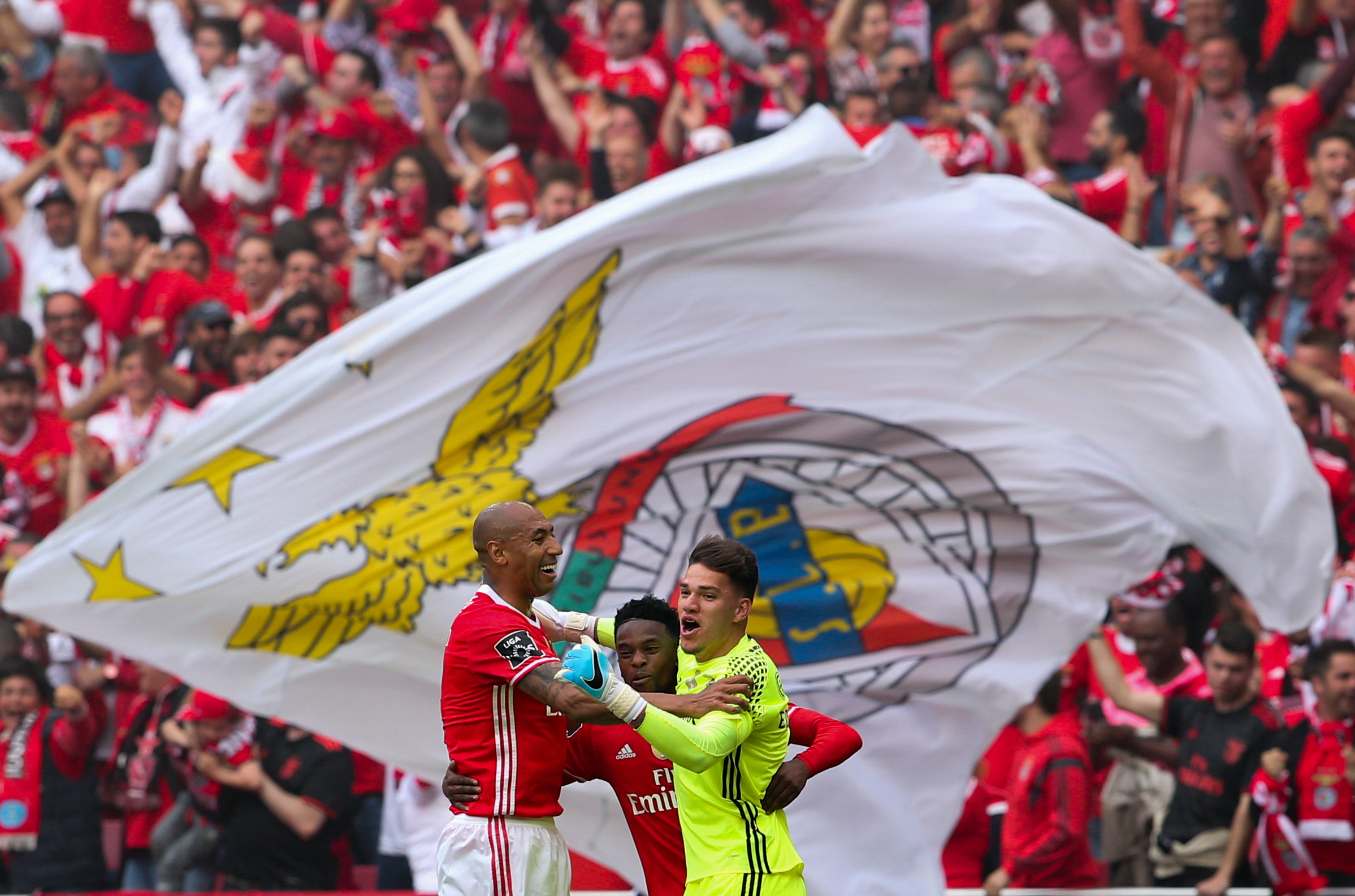 Benfica é tetracampeão nacional. Acompanhe aqui a festa da nação encarnada, ao minuto