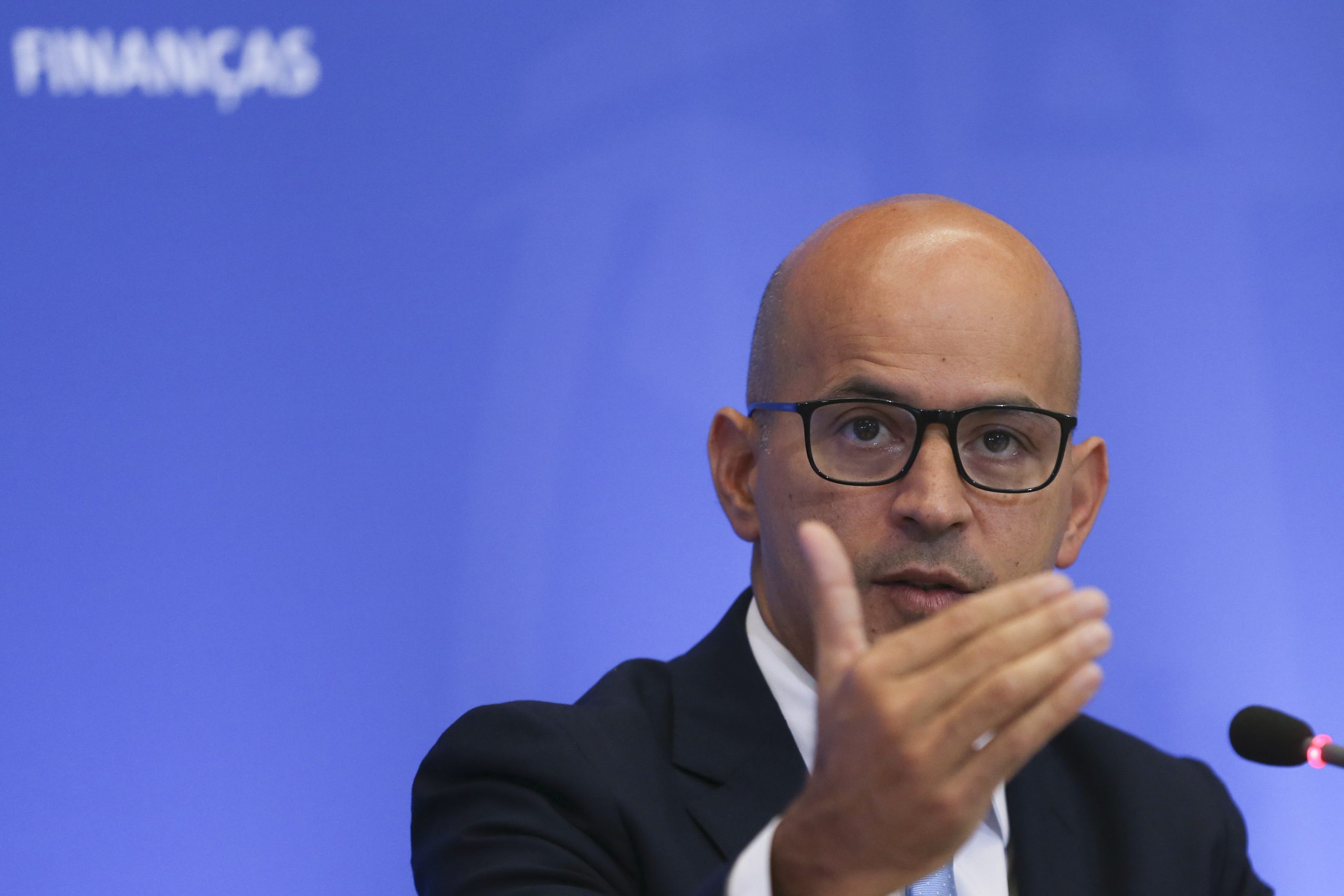 João Leão vai ao parlamento falar sobre a proposta orçamental