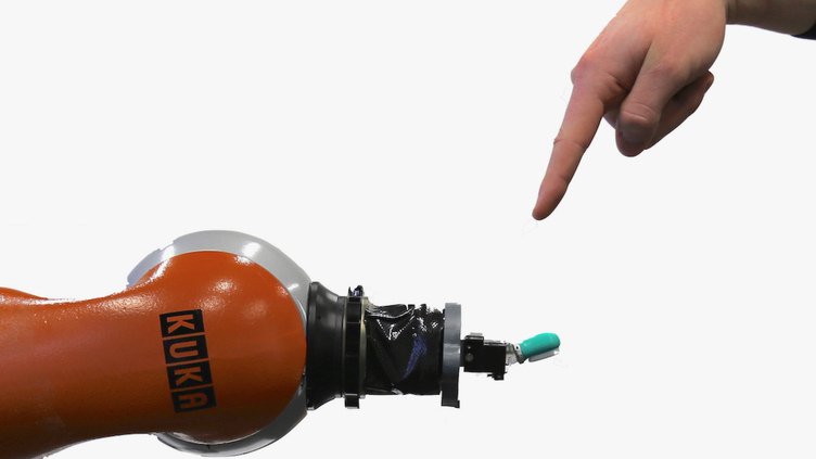 Projeto científico quer que robots aprendam a “sentir dor”