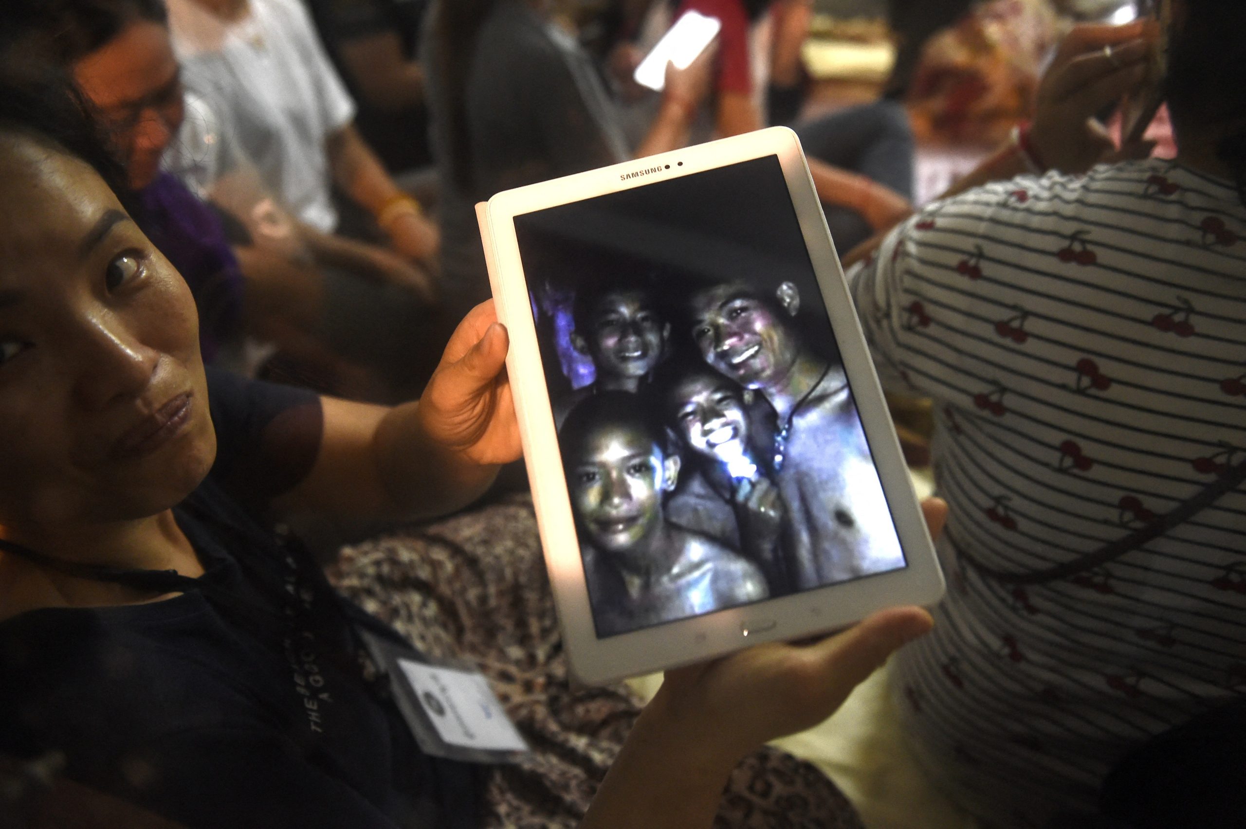 Jovem que sobreviveu ao resgate dos 12 meninos presos numa gruta na Tailândia morre no Reino Unido