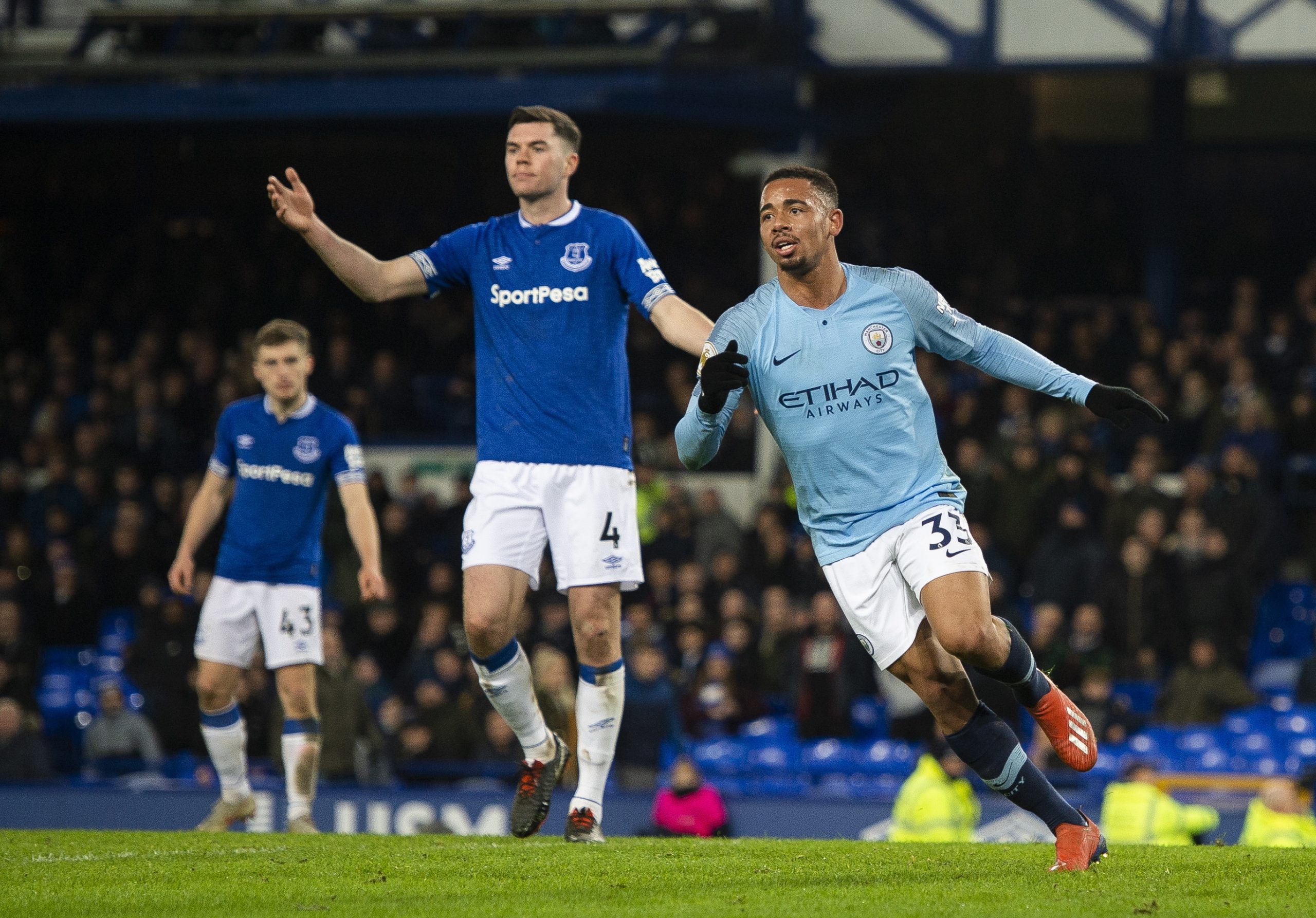 City impõe desaire a Everton de Marco Silva e iguala Liverpool na liderança