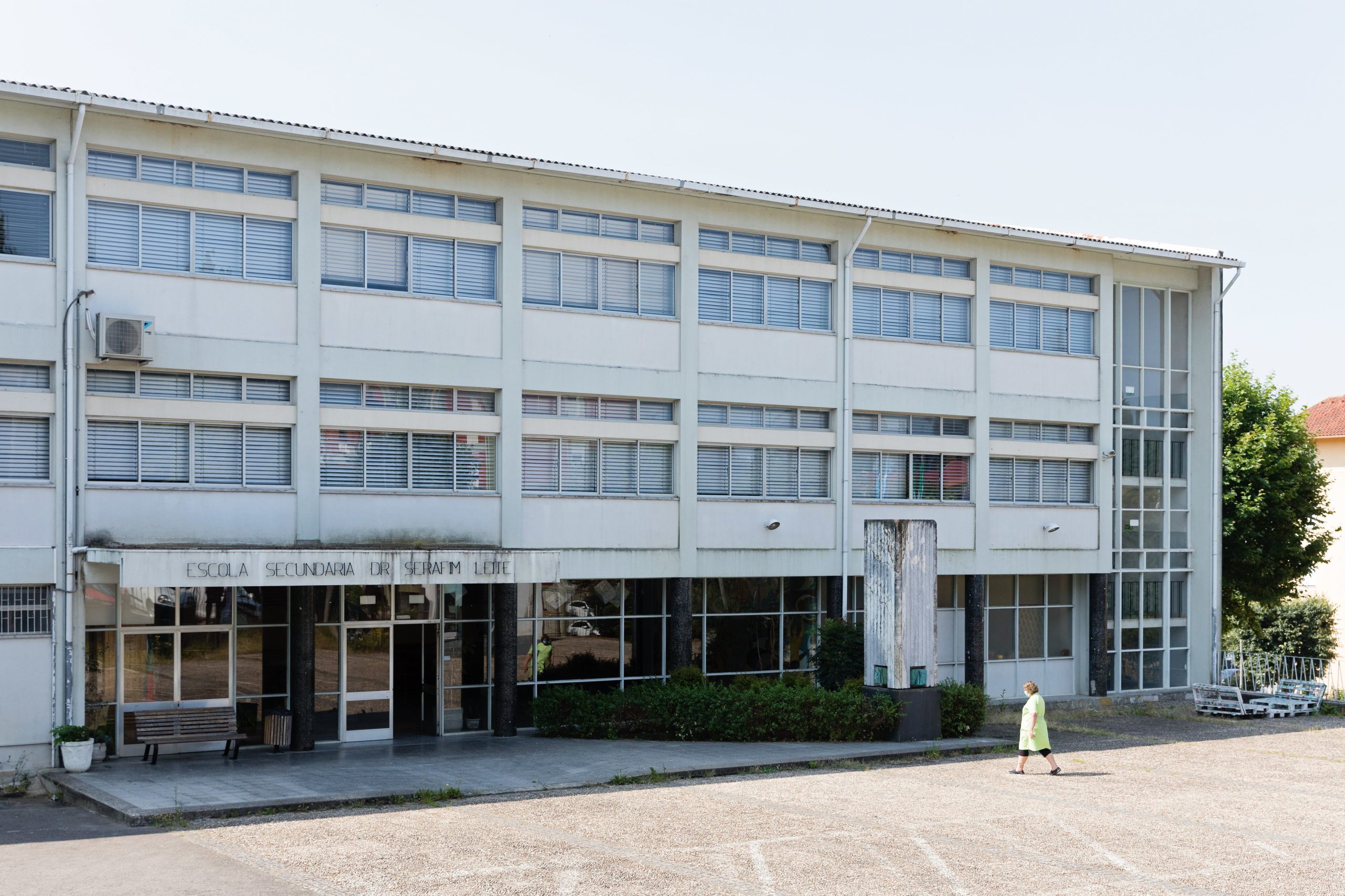 Covid-19: São João da Madeira contra concentrações de pais à entrada das escolas