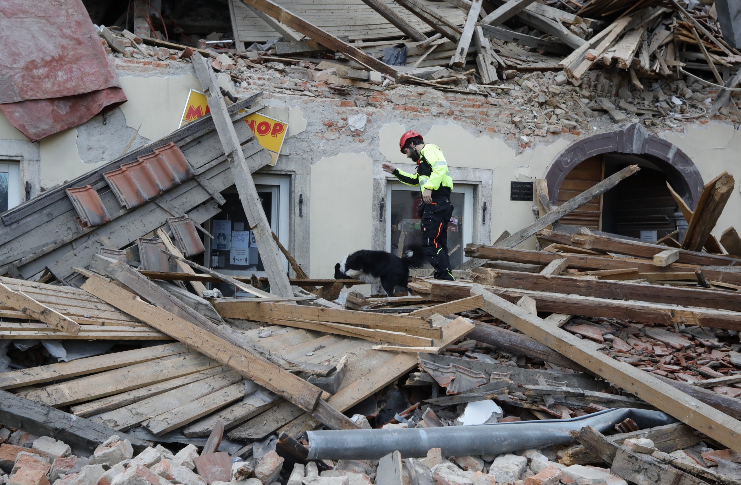 Ajuda humanitária de Portugal chega à Croácia após sismo