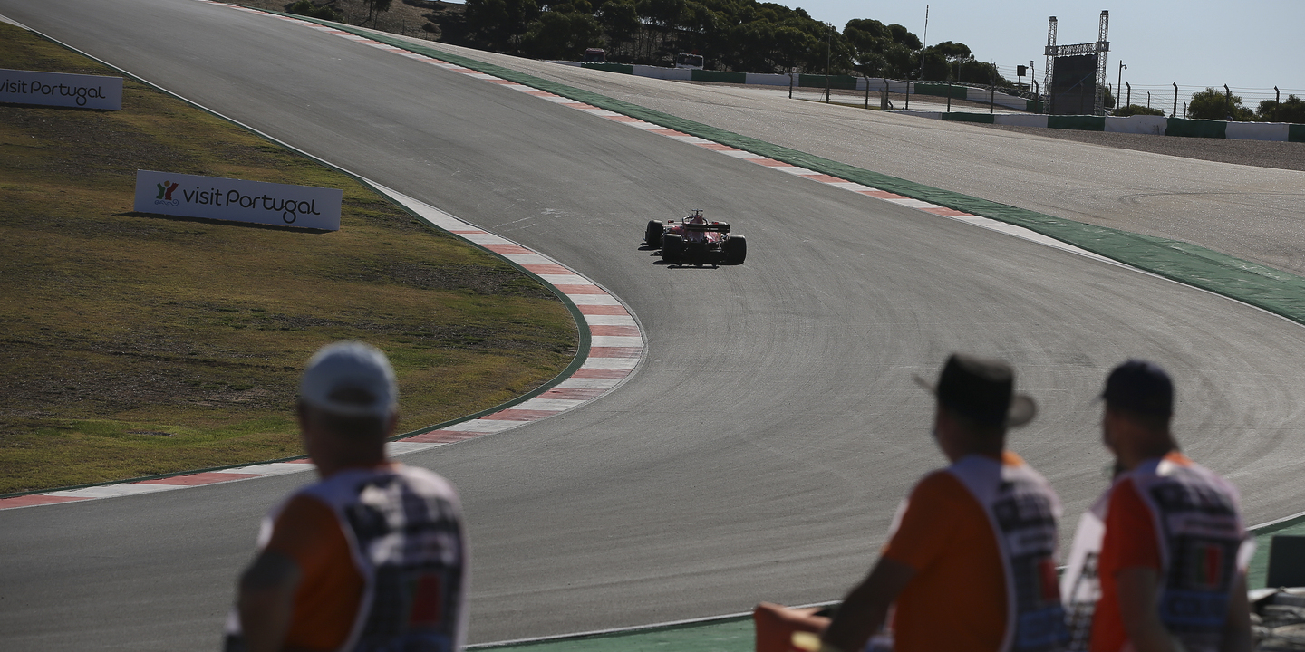 Grandes Prémios de Fórmula 1e MotoGP vão exigir teste à covid-19 a quem comprar bilhete